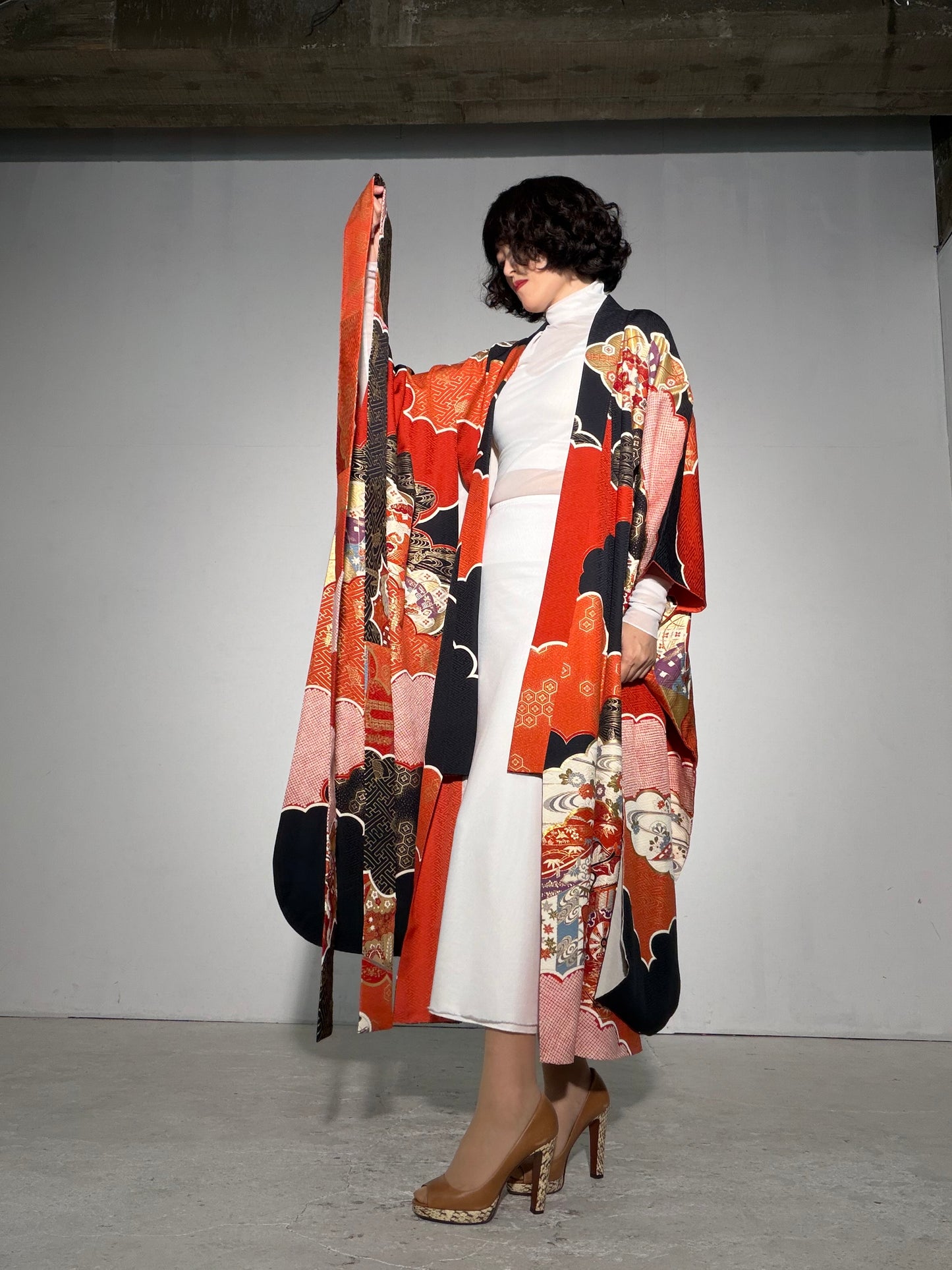 Furisode Kimono Dress Gown with String Belt – Upcycled from Vintage Japanese Kimono "red, kuro, DRE038"