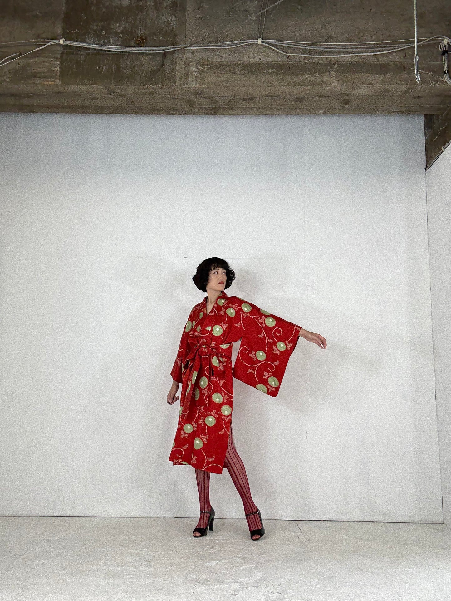 Kimono dress gown and string belt upcycled from Japanese kimono "shibori, red" Big Ribbon