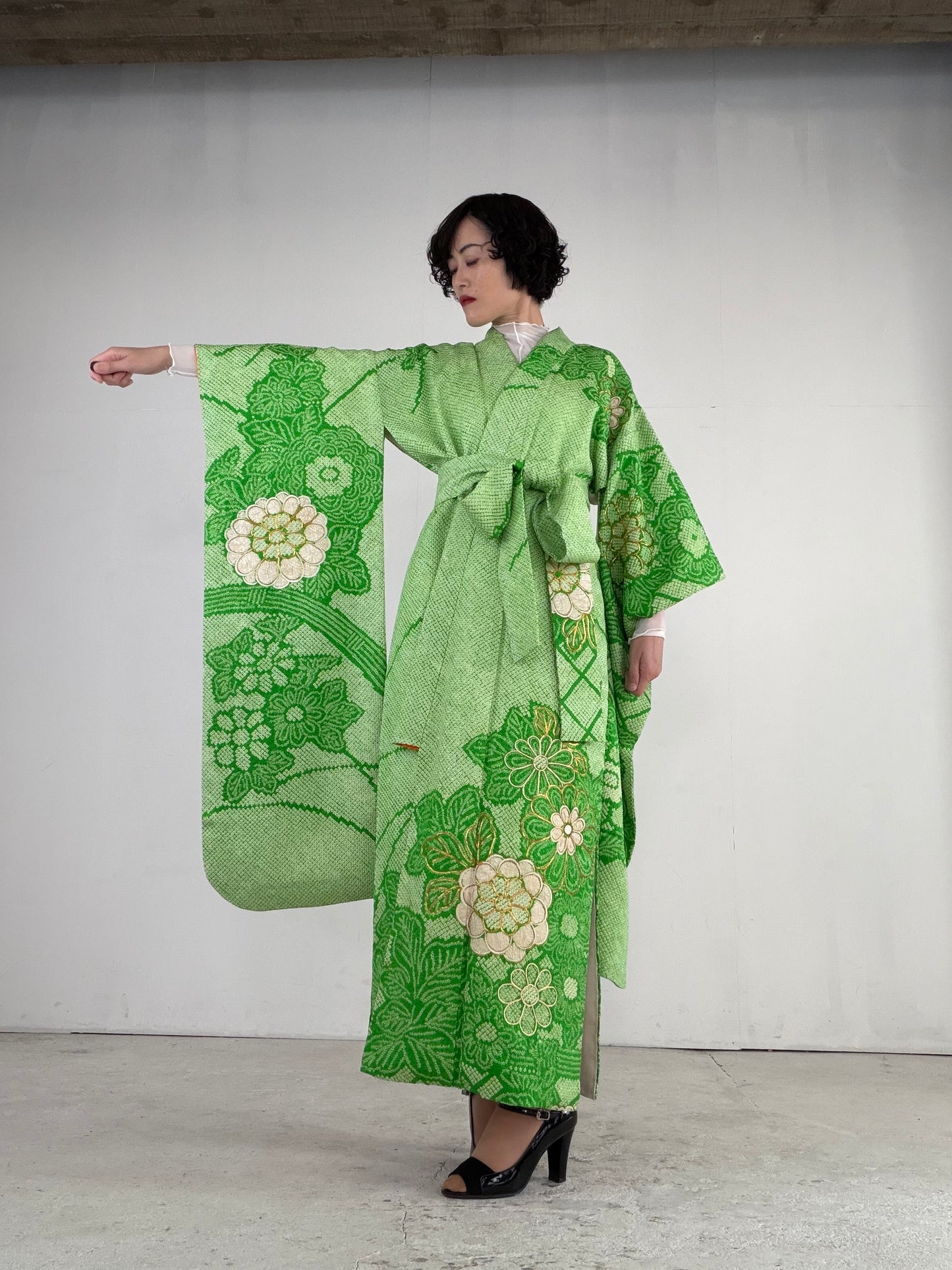 Furisode Kimono Dress Gown with String Belt – Upcycled from Vintage Japanese Kimono "shibori, green, kinkoma, DRE025"-LONG