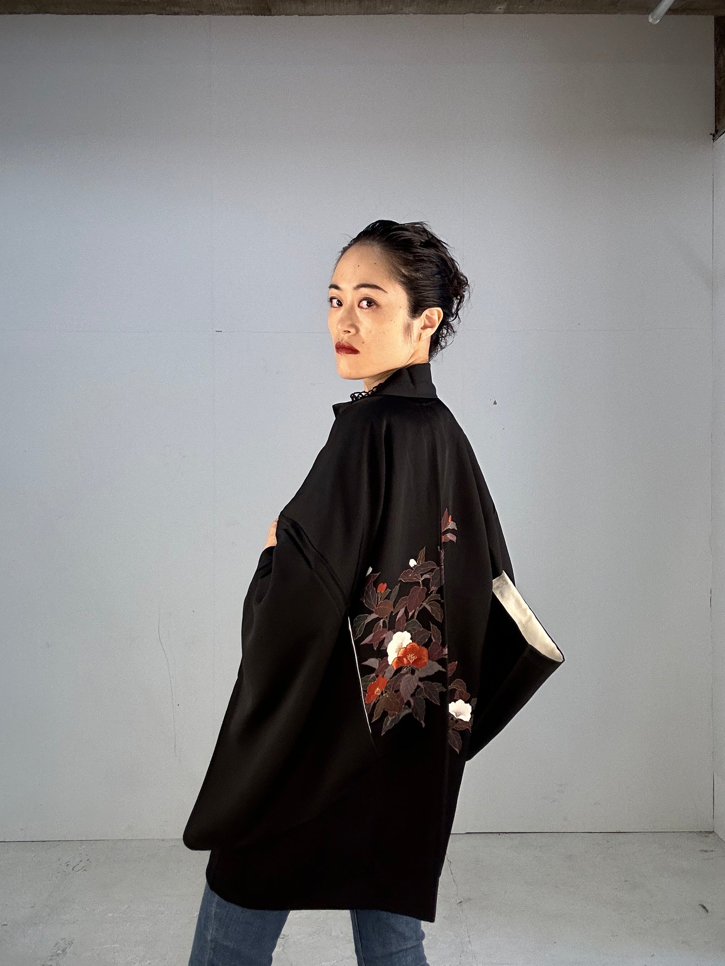 BLACK HAORI "contemporary tsubaki red”