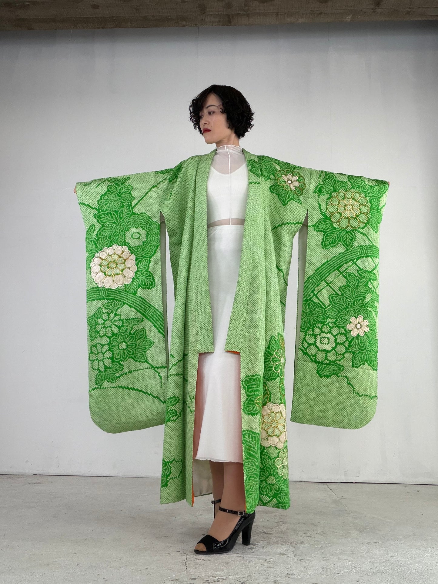 Furisode Kimono Dress Gown with String Belt – Upcycled from Vintage Japanese Kimono "shibori, green, kinkoma, DRE025"-LONG