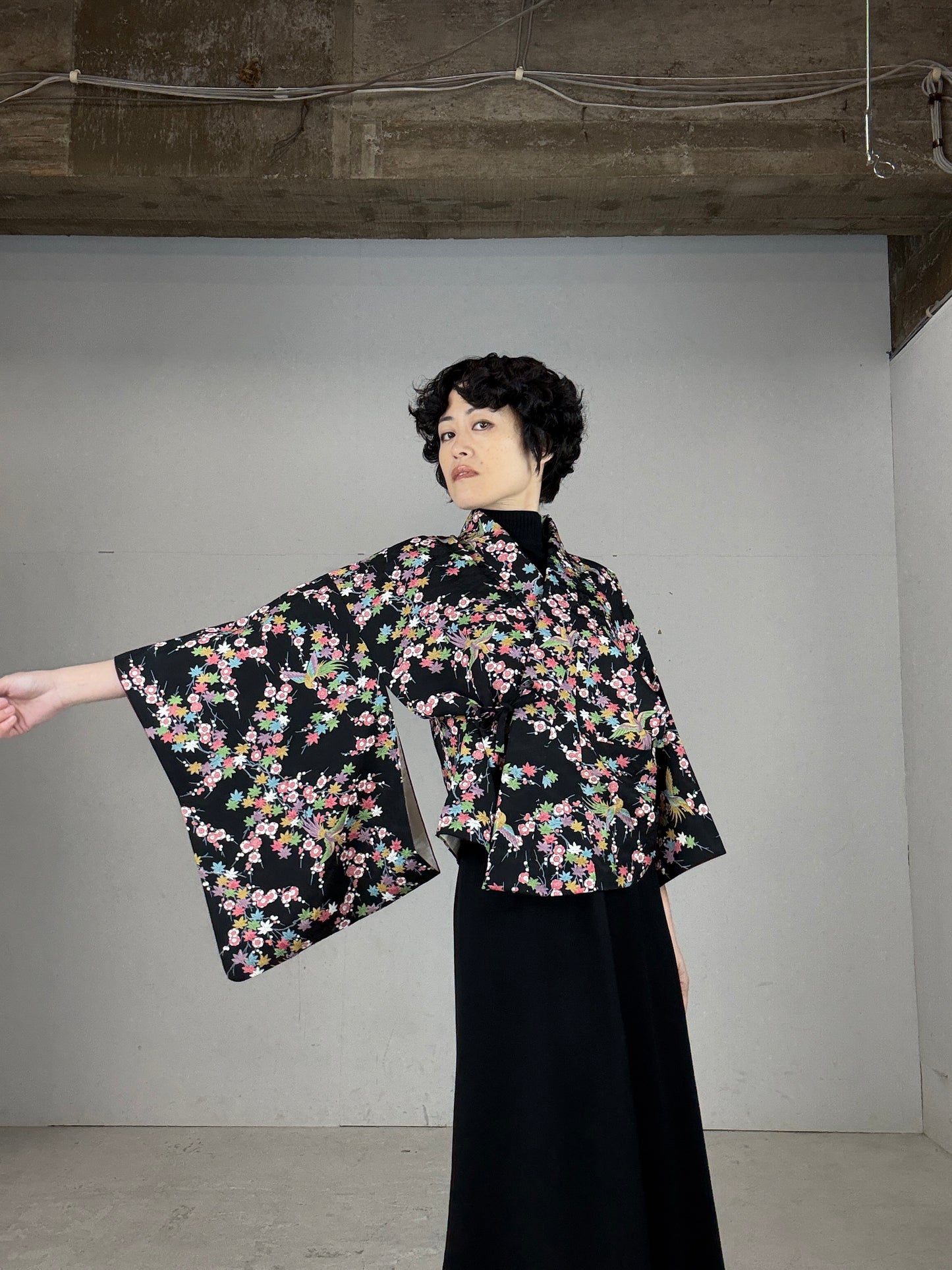 REIWA NIBUSHIKI KIMONO upcycled from Japanese kimono “KURO”