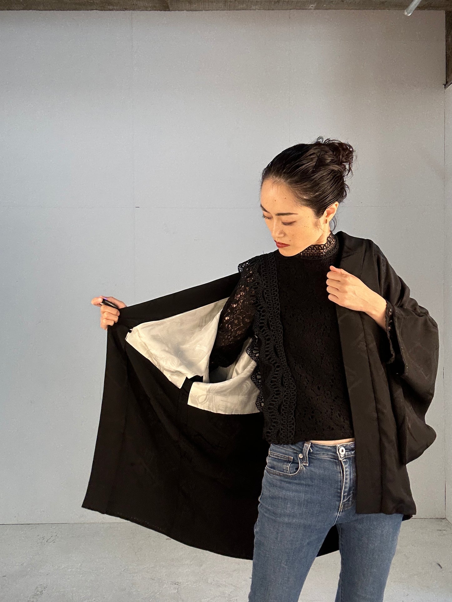 VINTAGE BLACK HAORI "ground pattern KAMON” chuukagetsuta