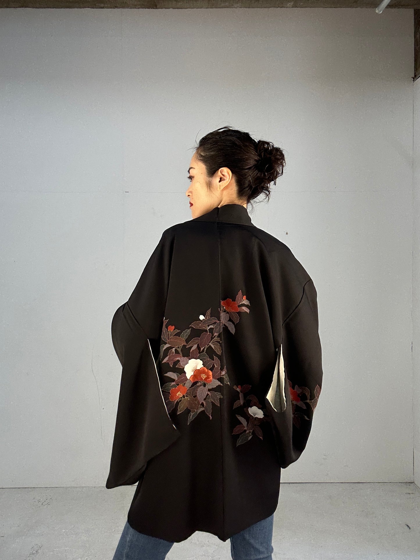 BLACK HAORI "contemporary tsubaki red”