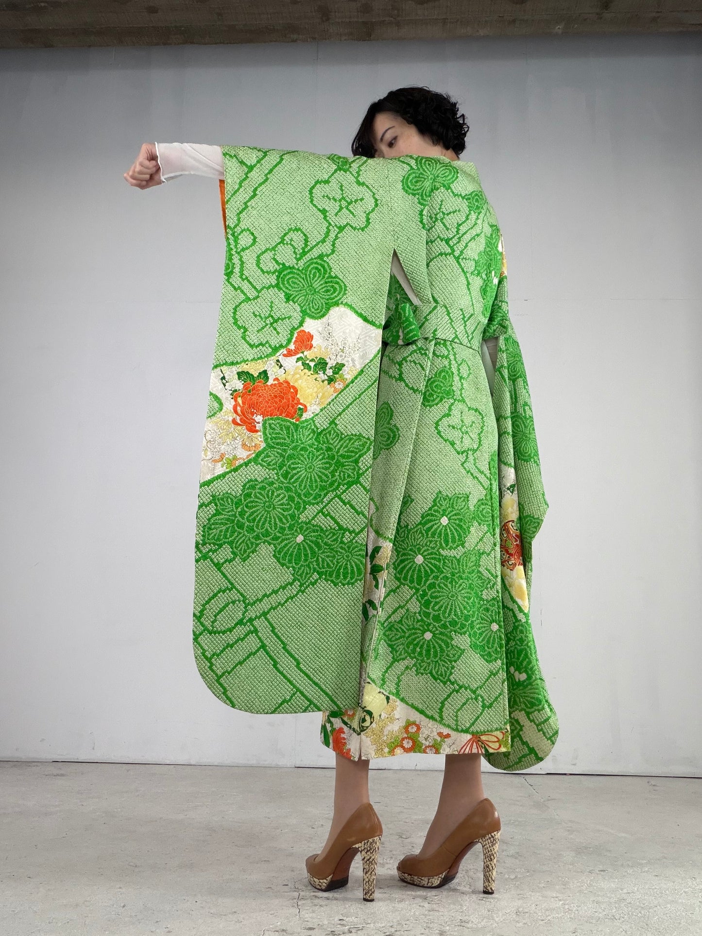 Furisode Kimono Dress Gown with String Belt – Upcycled from Vintage Japanese Kimono "shibori, green, mix, DRE020"