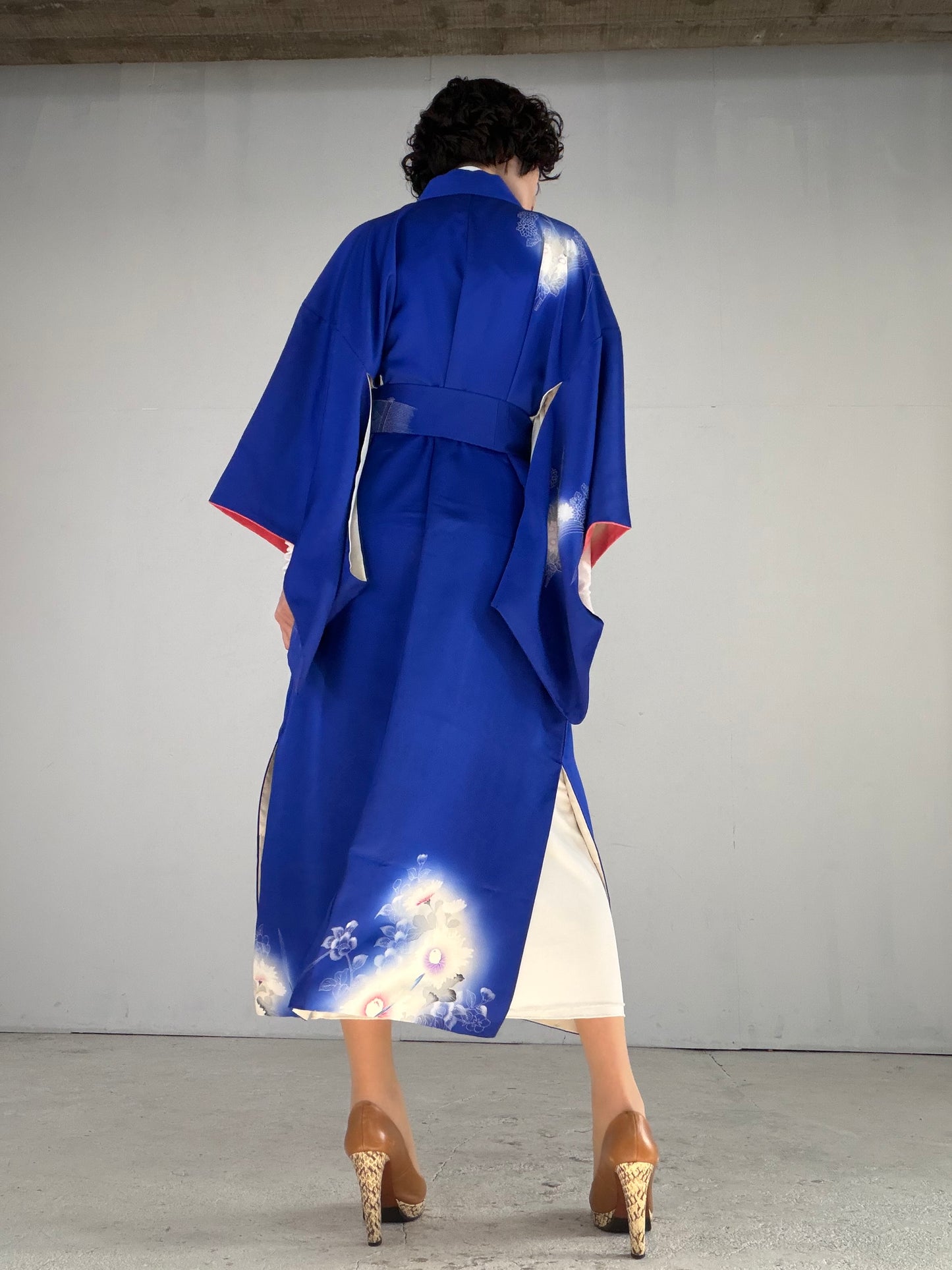 Houmongi Kimono Dress Gown with String Belt – Upcycled from Vintage Japanese Kimono "blue, white, DRE028"