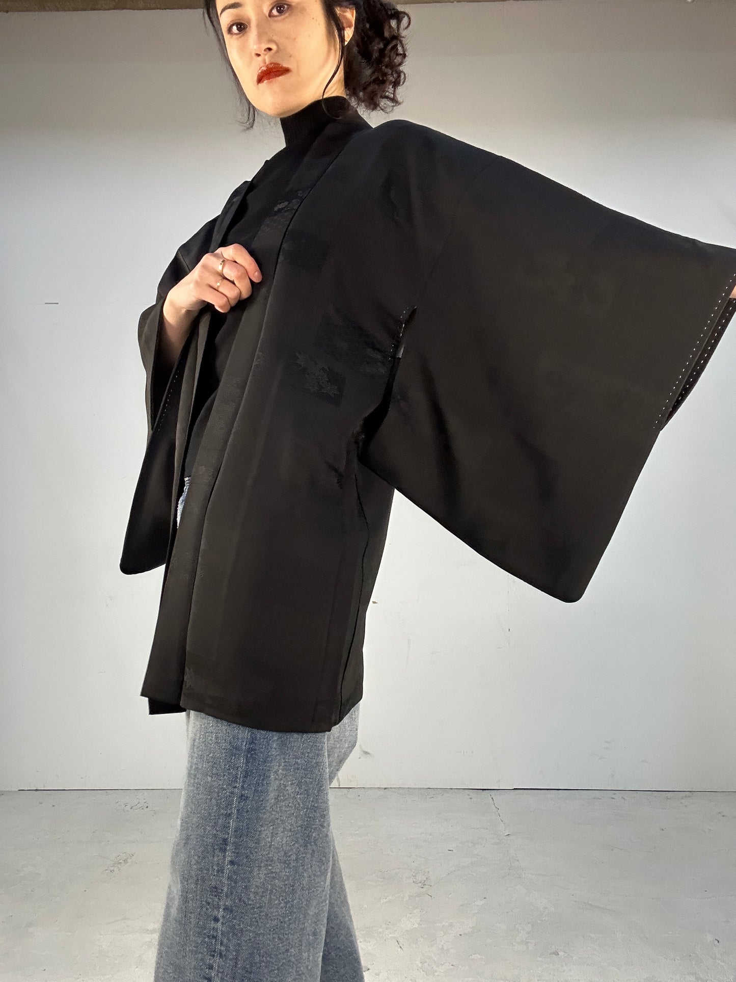 VINTAGE BLACK HAORI "ground pattern, four seasons, KAMON”