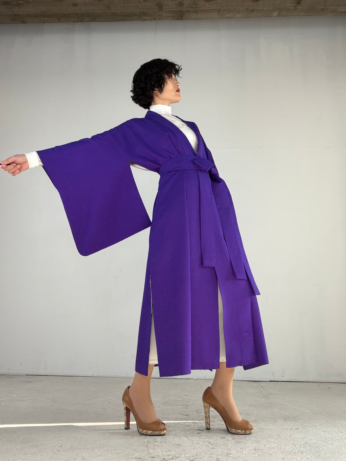 Houmongi Kimono Dress Gown with String Belt – Upcycled from Vintage Japanese Kimono "murasaki, DRE031"