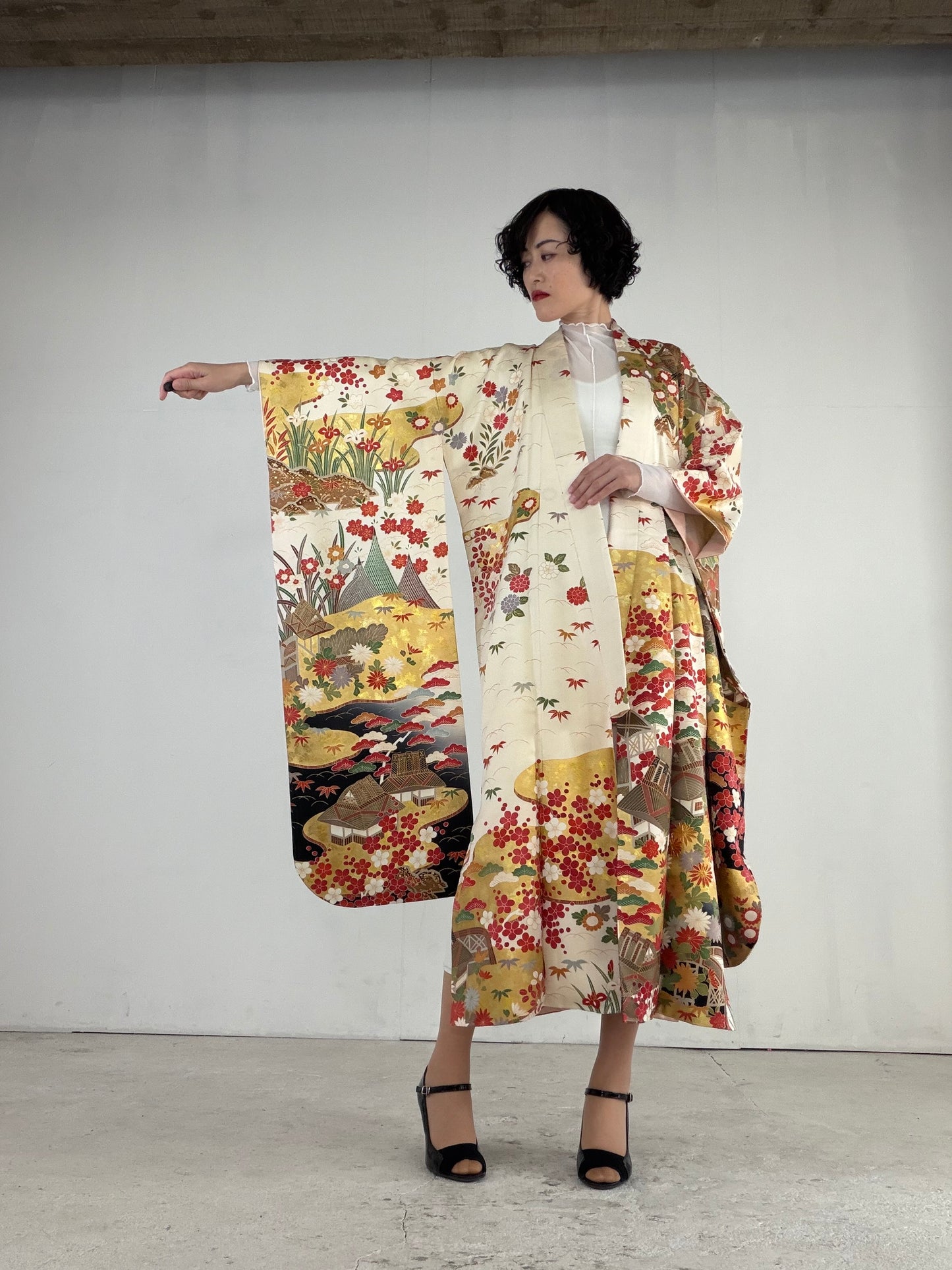 Furisode Kimono Dress Gown with String Belt – Upcycled from Vintage Japanese Kimono "red, shiki, gold DRE024"