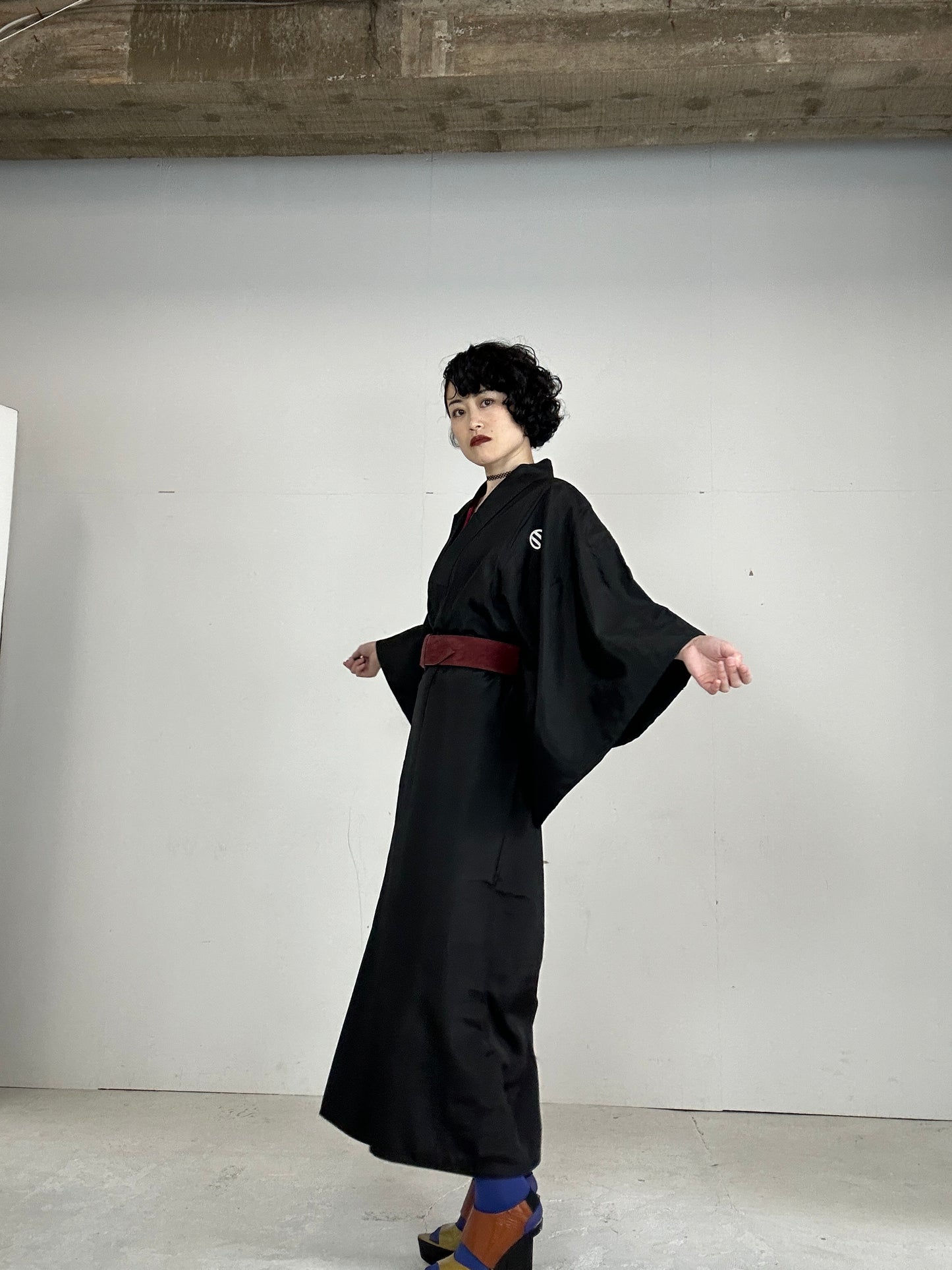 BLACK KIMONO MONTSUKI "MARUNIHUTATSUHIKI"