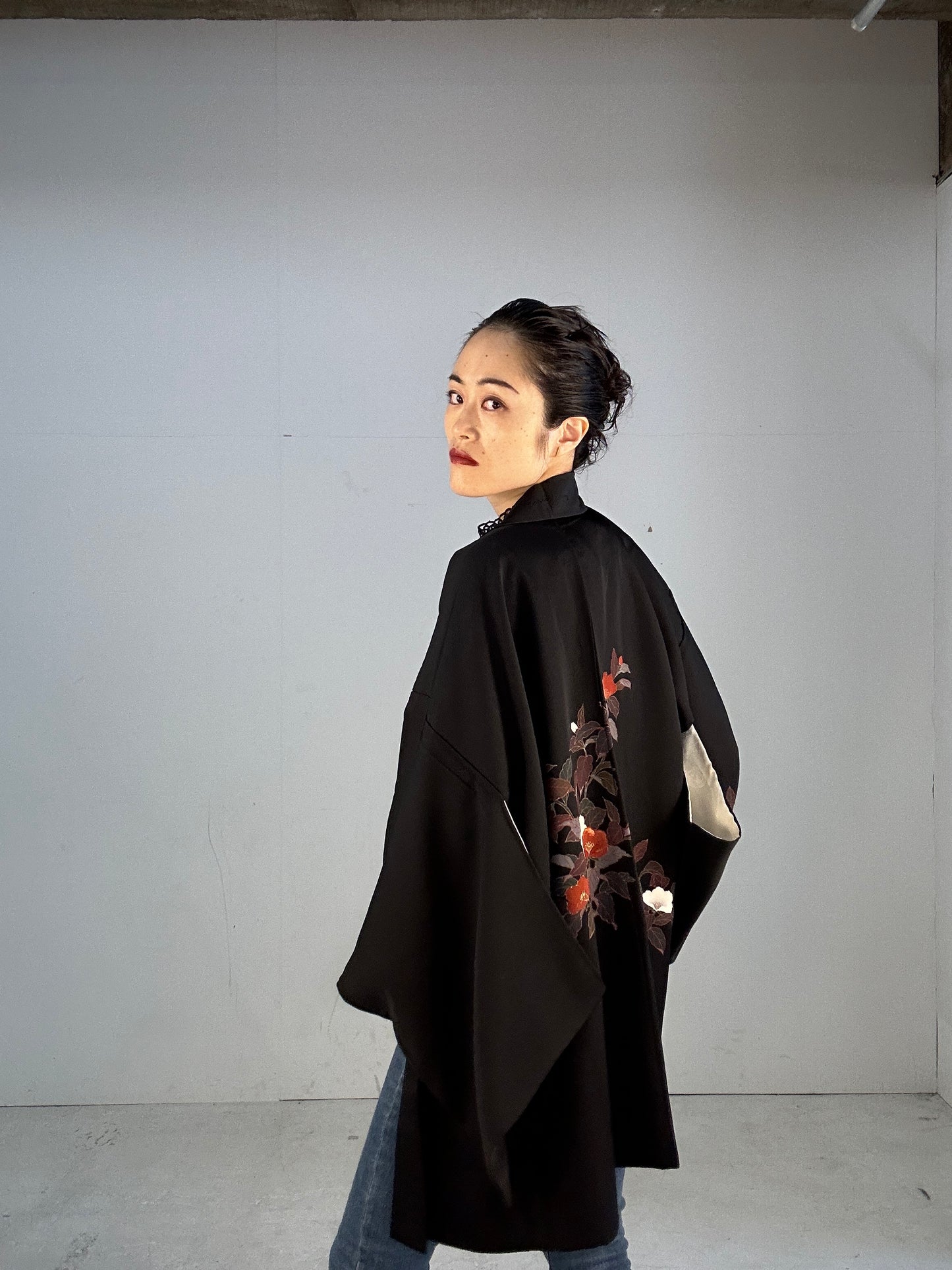 BLACK HAORI "contemporary tsubaki red”