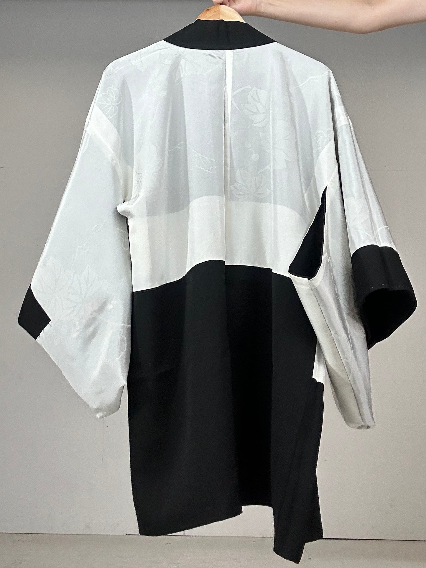 VINTAGE BLACK HAORI "shiro senga"