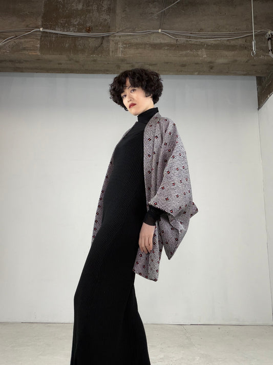 VINTAGE SHIBORI HAORI "black, red point, SIB118"