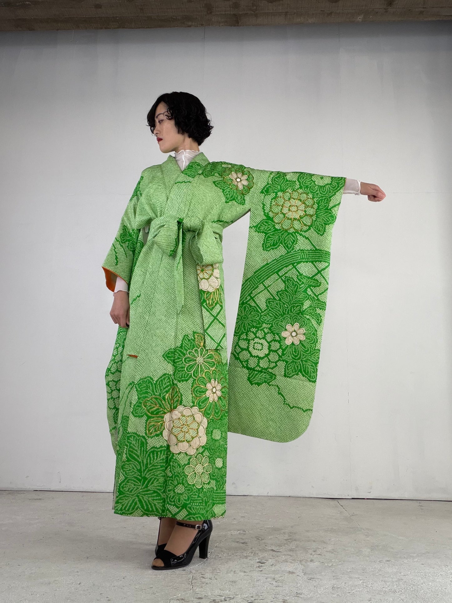 Furisode Kimono Dress Gown with String Belt – Upcycled from Vintage Japanese Kimono "shibori, green, kinkoma, DRE025"-LONG