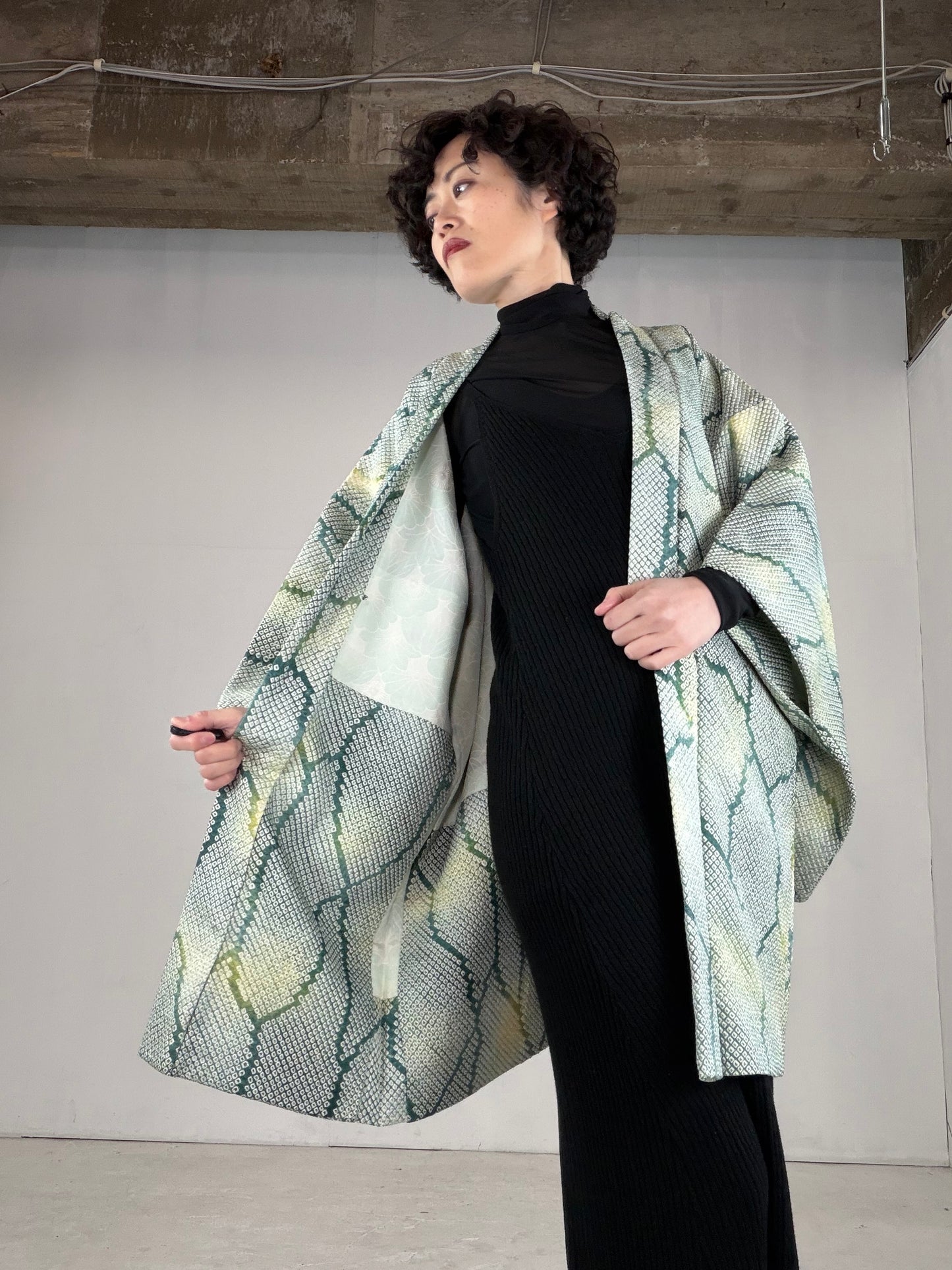 VINTAGE SHIBORI HAORI "green-bokashi, SIB194"