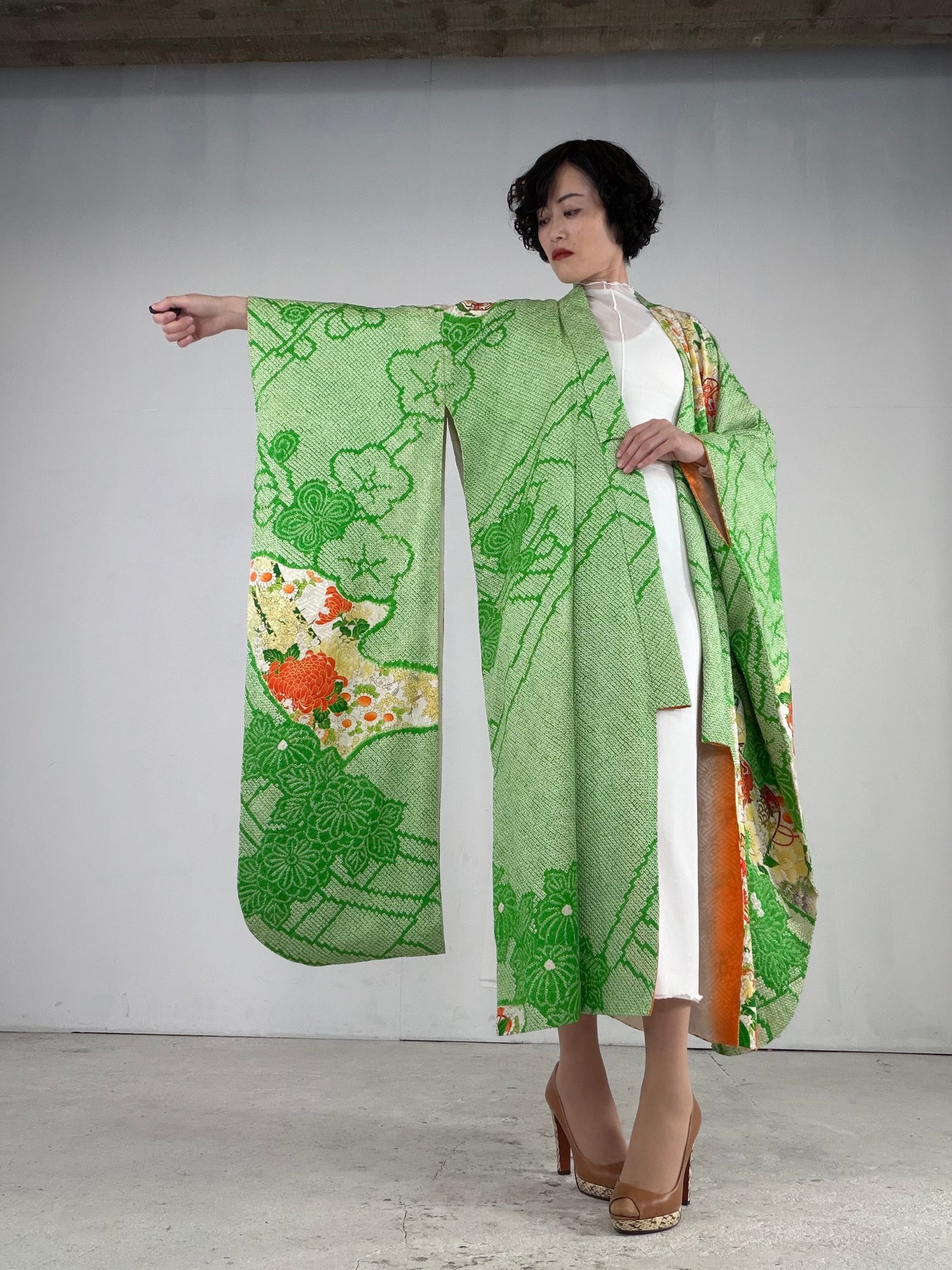 Furisode Kimono Dress Gown with String Belt – Upcycled from Vintage Japanese Kimono "shibori, green, mix, DRE020"