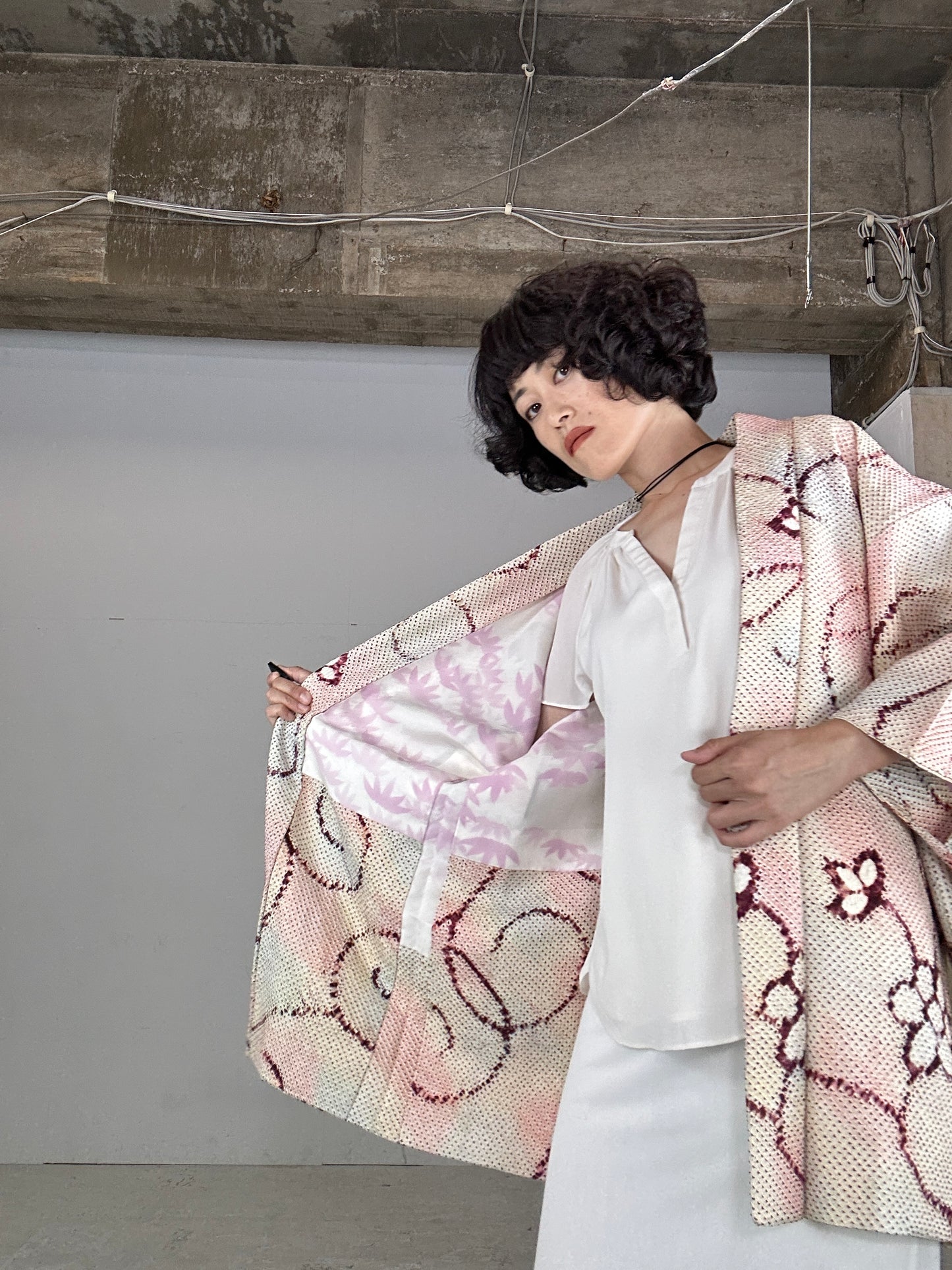 VINTAGE SHIBORI HAORI "white karakusa"