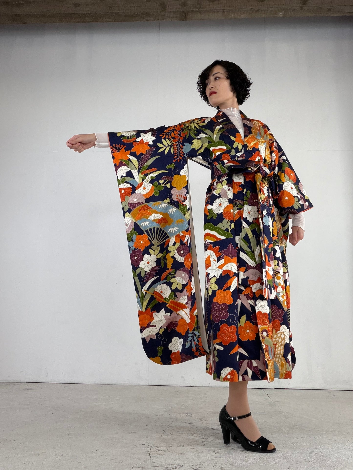 Furisode Kimono Dress Gown with String Belt – Upcycled from Vintage Japanese Kimono "kon, hana, DRE026"