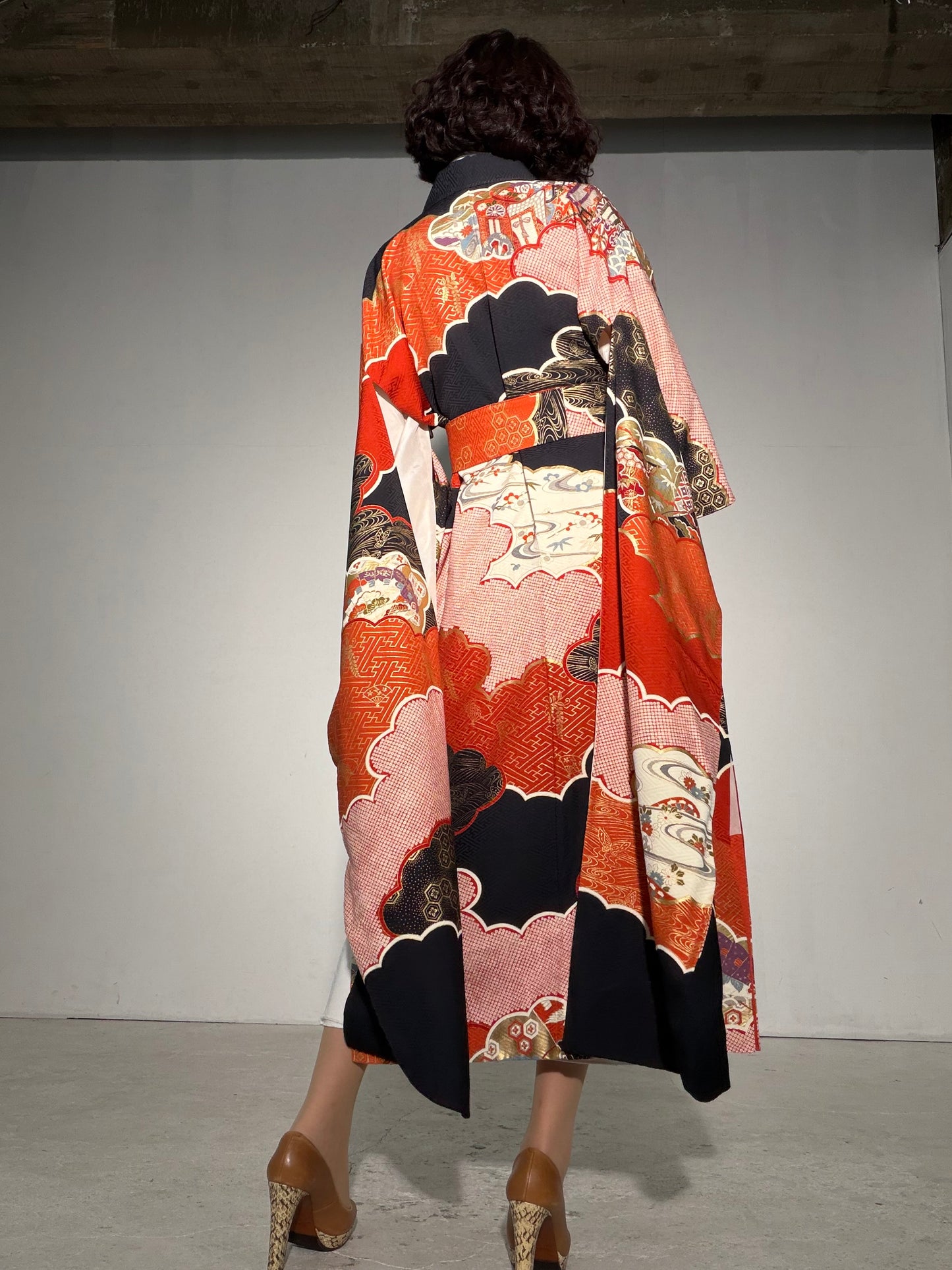 Furisode Kimono Dress Gown with String Belt – Upcycled from Vintage Japanese Kimono "red, kuro, DRE038"