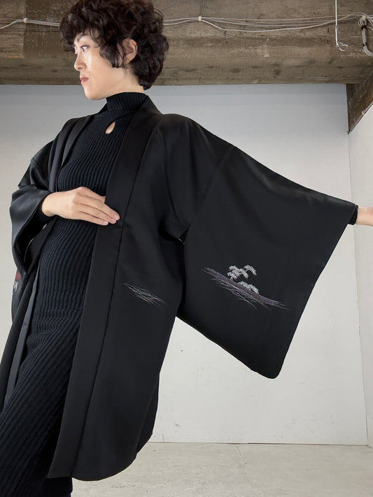 VINTAGE BLACK HAORI "beauty comes from within"