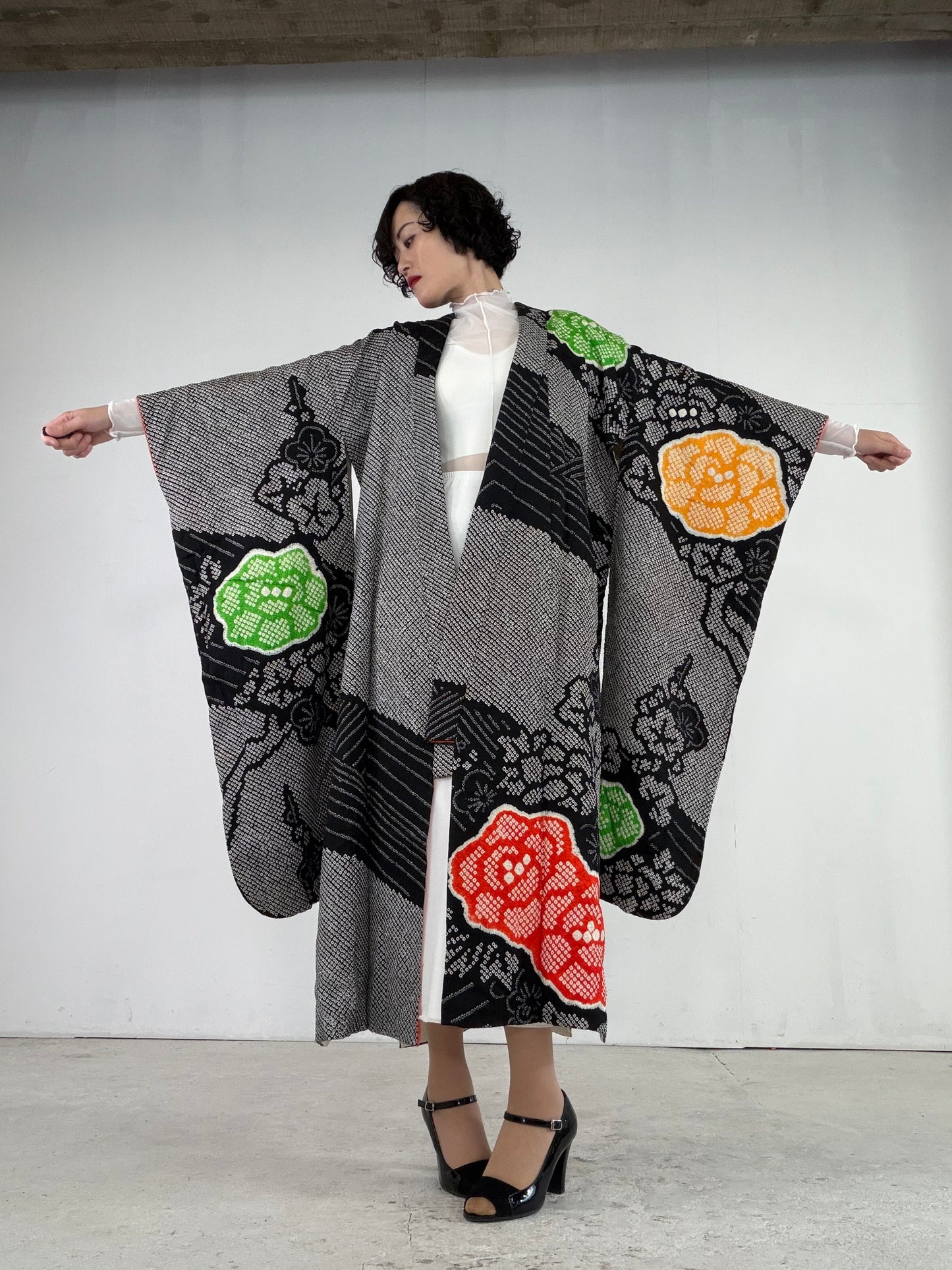 Furisode Kimono Dress Gown with String Belt – Upcycled from Vintage Japanese Kimono "shibori, black, DRE027"