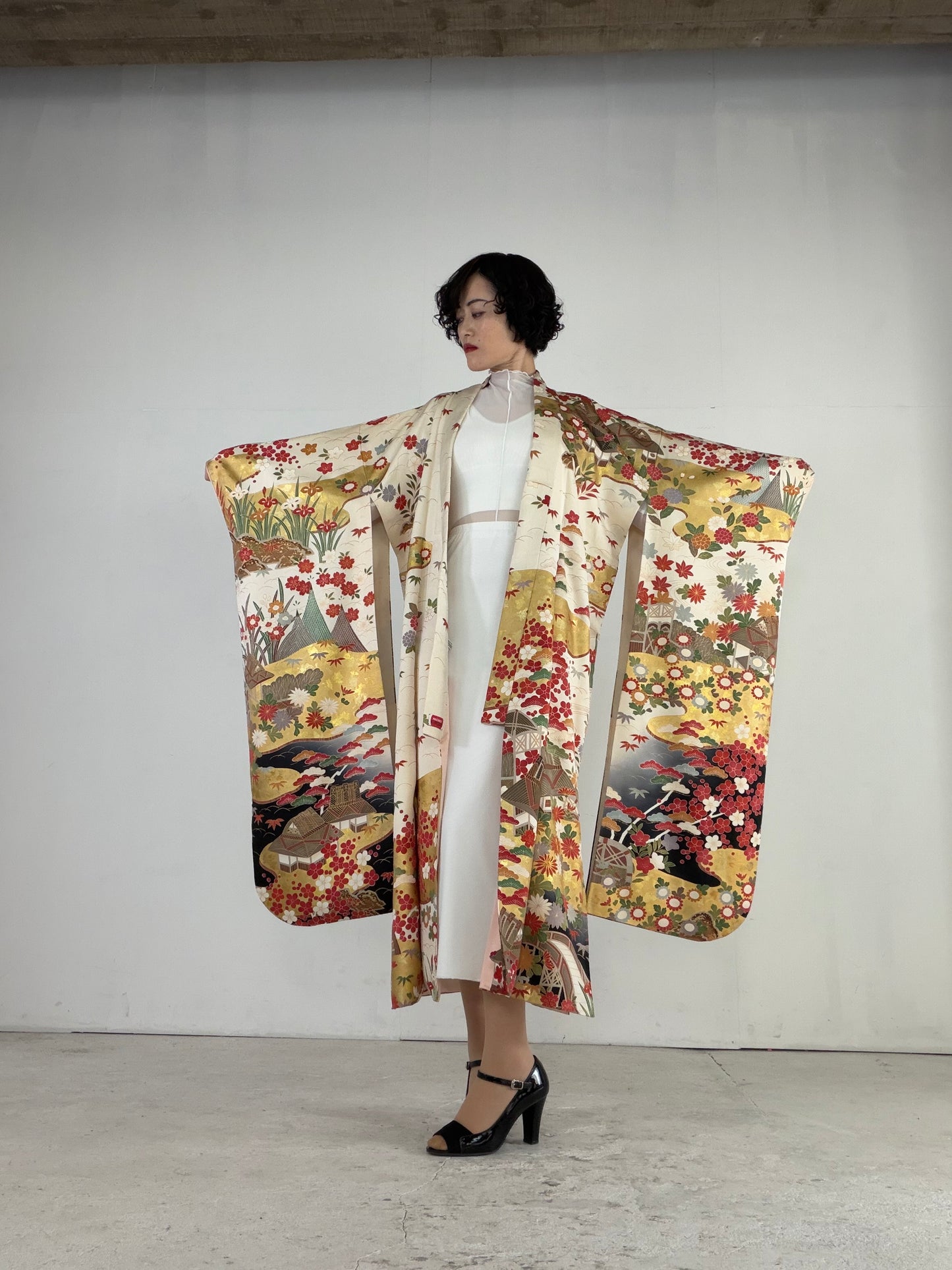 Furisode Kimono Dress Gown with String Belt – Upcycled from Vintage Japanese Kimono "red, shiki, gold DRE024"