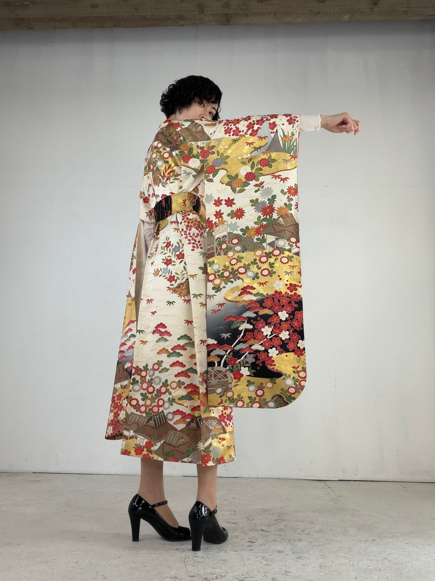 Furisode Kimono Dress Gown with String Belt – Upcycled from Vintage Japanese Kimono "red, shiki, gold DRE024"