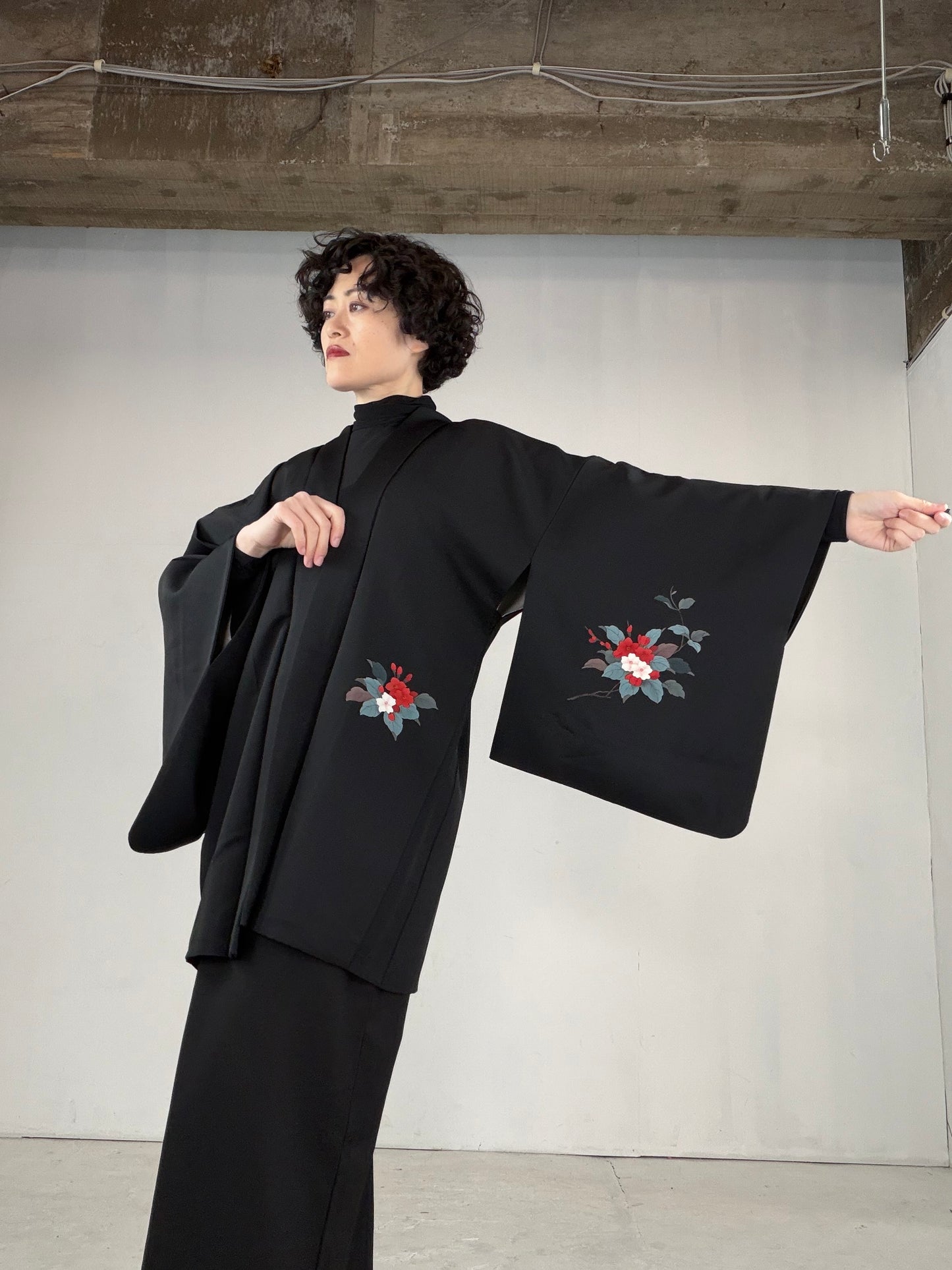 VINTAGE BLACK HAORI  "red, flower, BLK154"