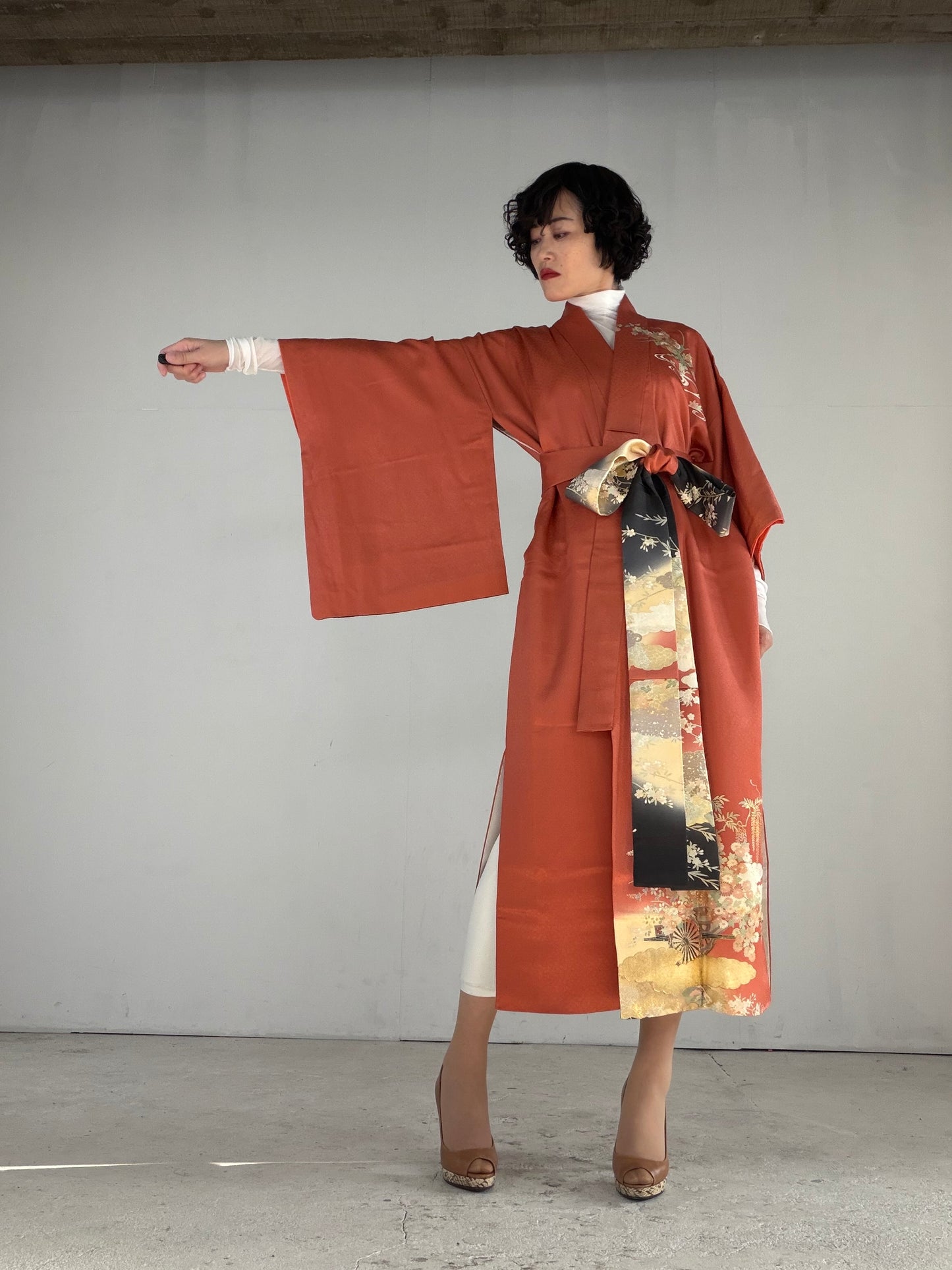 Houmongi Kimono Dress Gown with String Belt – Upcycled from Vintage Japanese Kimono "susokuro, DRE030"
