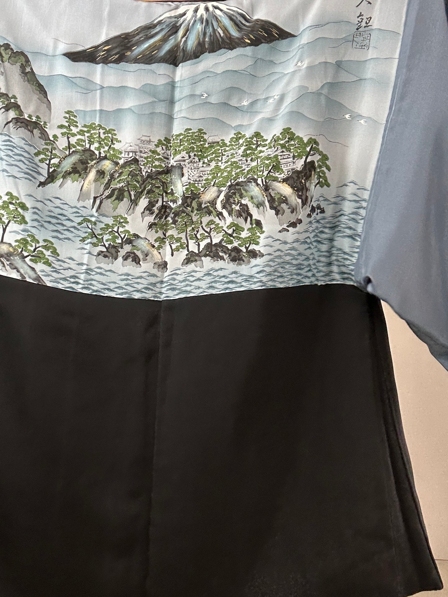 KUROMONTSUKI HAORI "umi kamome shiro"