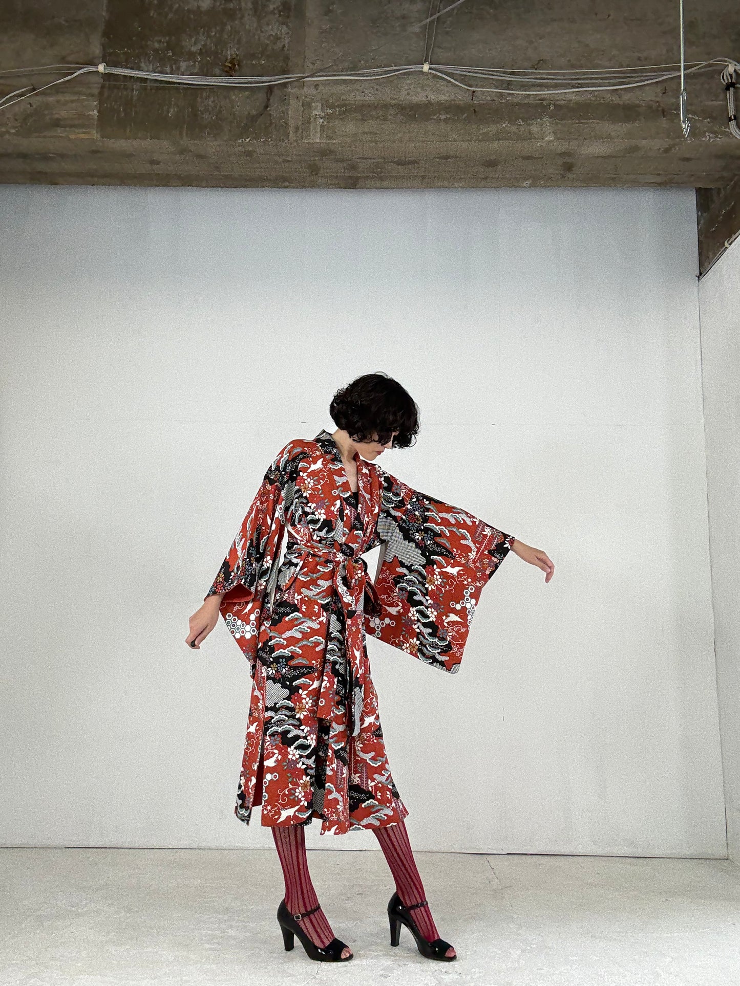 Kimono dress gown and string belt upcycled from Japanese kimono "yukigeshiki" Big Ribbon