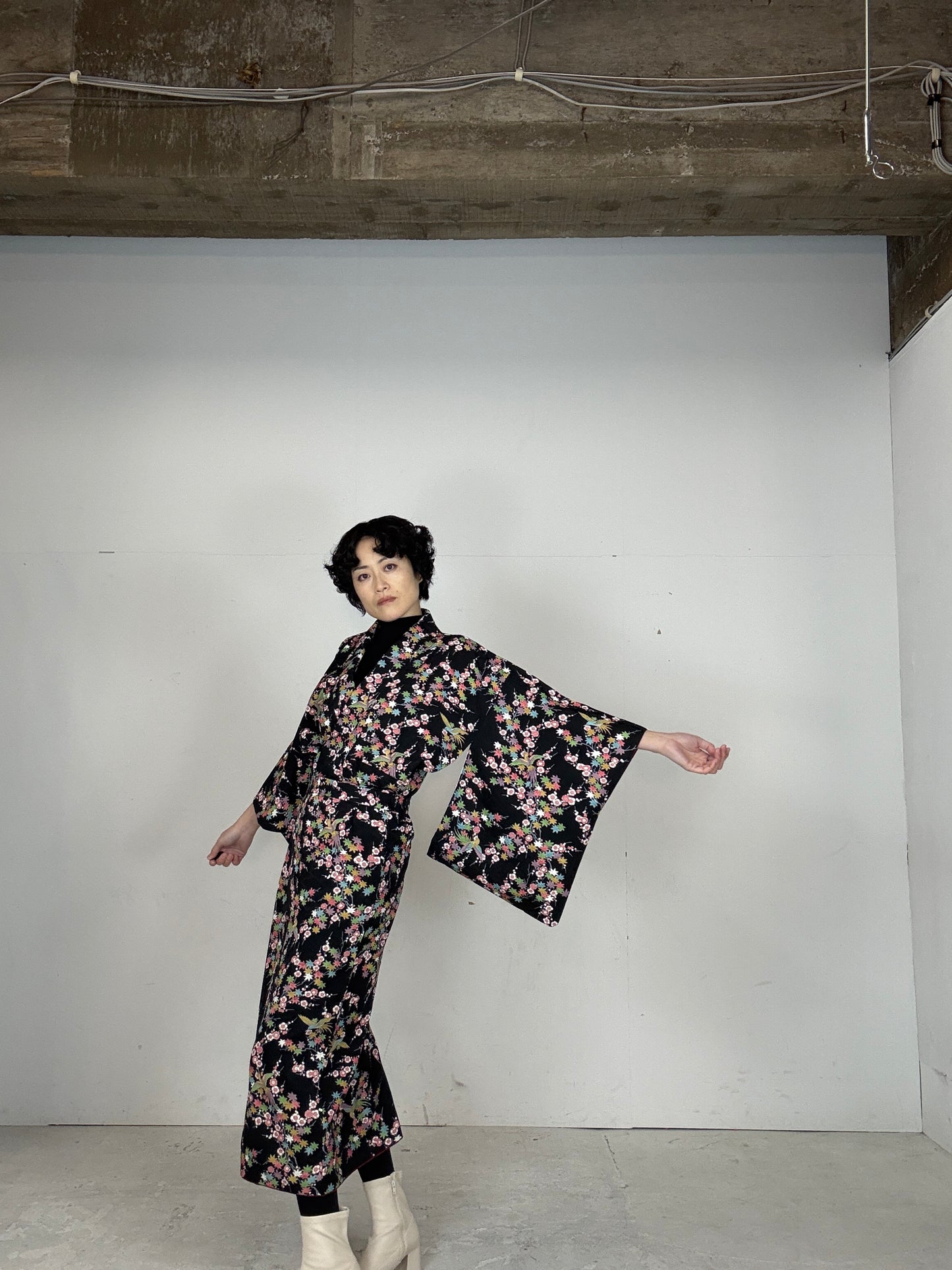 REIWA NIBUSHIKI KIMONO upcycled from Japanese kimono “KURO”