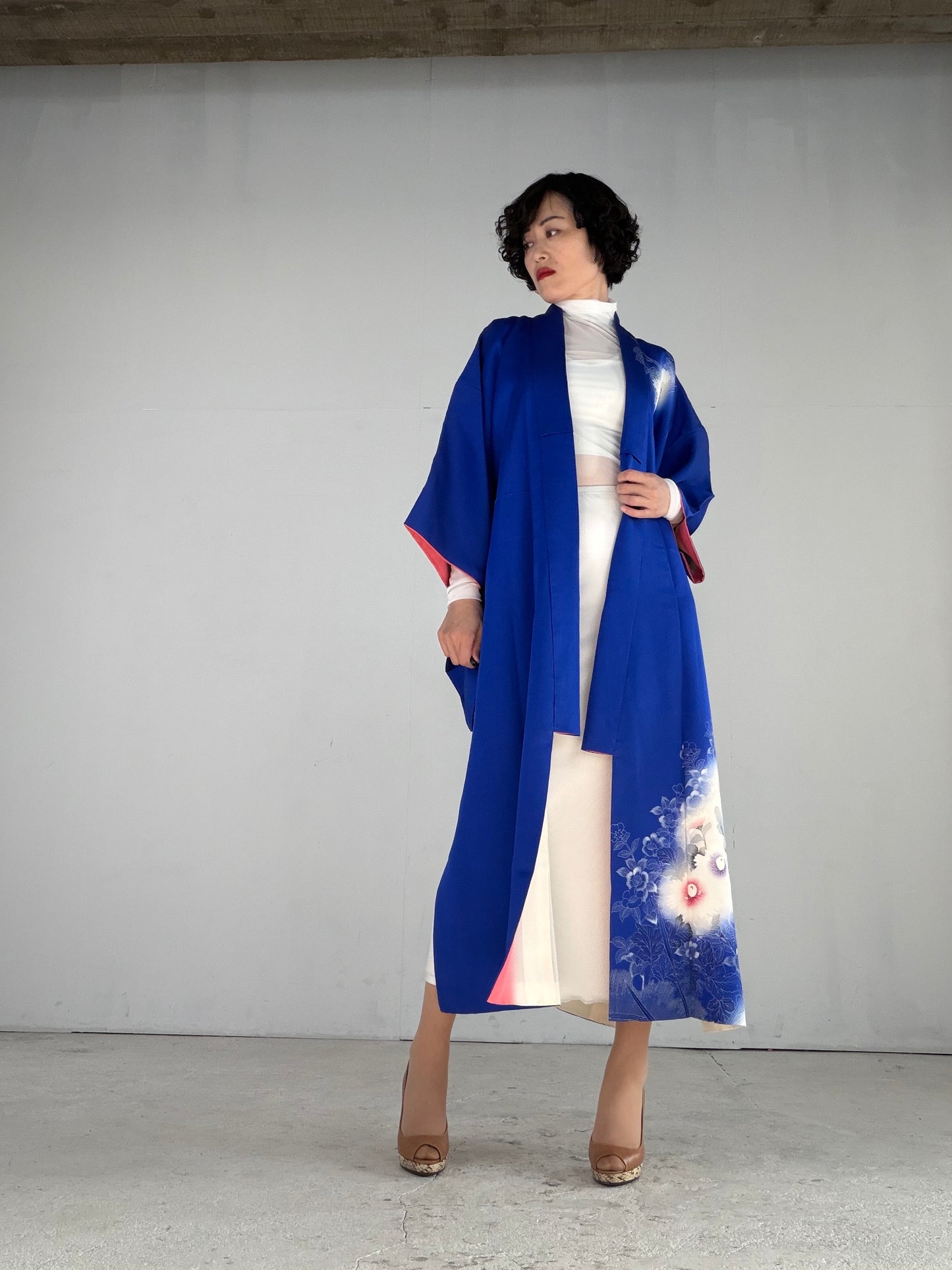 Houmongi Kimono Dress Gown with String Belt – Upcycled from Vintage Japanese Kimono "blue, white, DRE028"