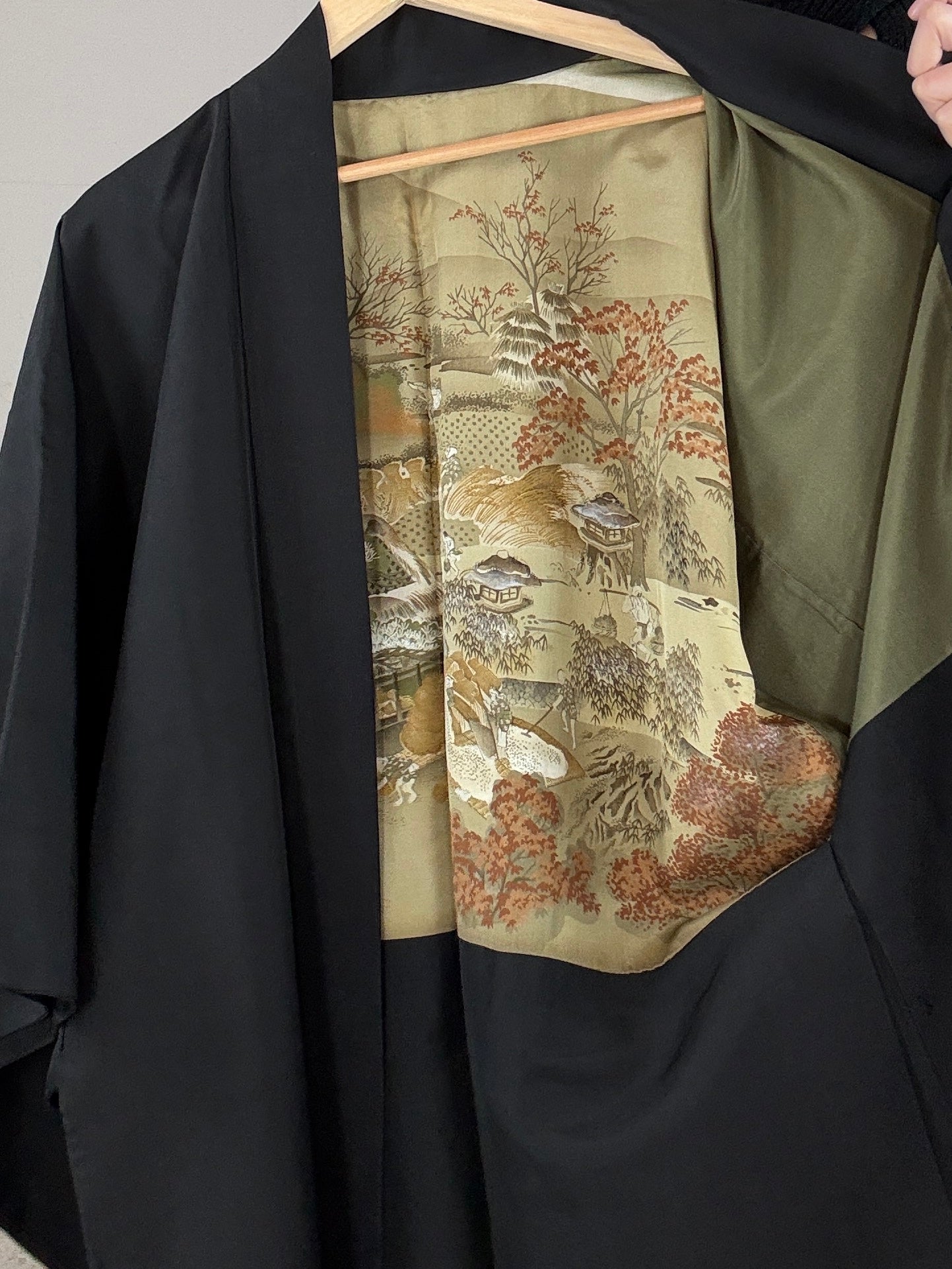 VINTAGE KUROMONTSUKI HAORI "aki"