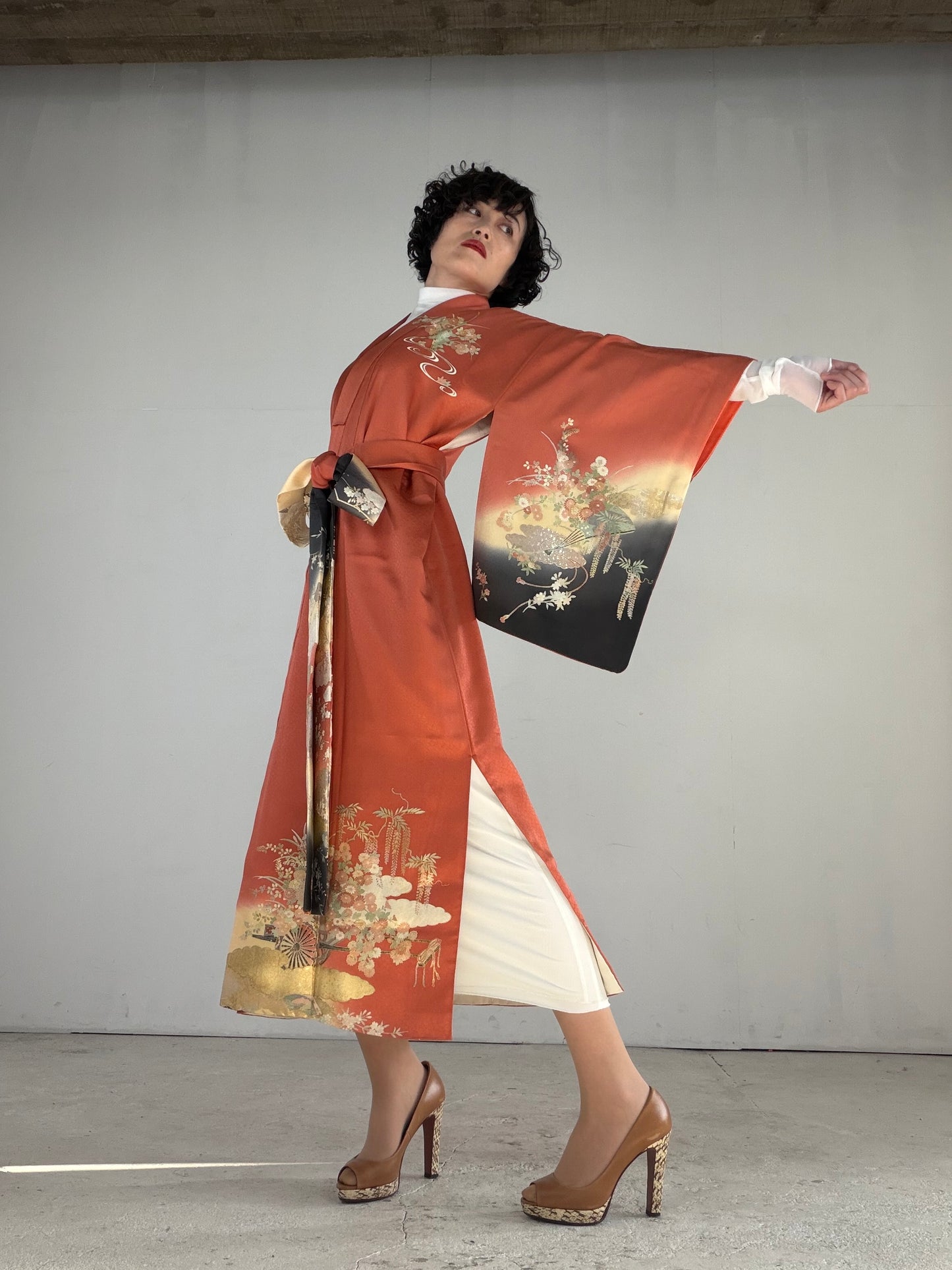 Houmongi Kimono Dress Gown with String Belt – Upcycled from Vintage Japanese Kimono "susokuro, DRE030"