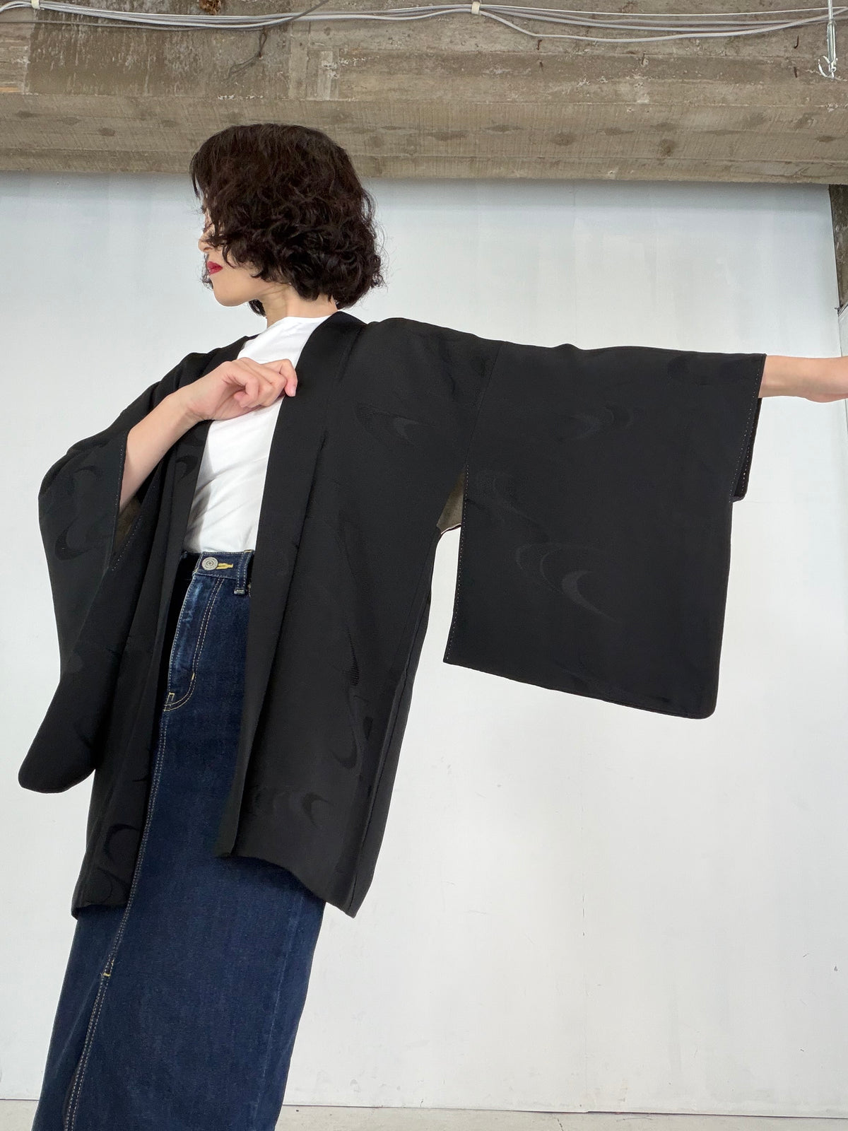 VINTAGE BLACK HAORI  "Moon-Shaped Water Motif,  BLK208" *damage