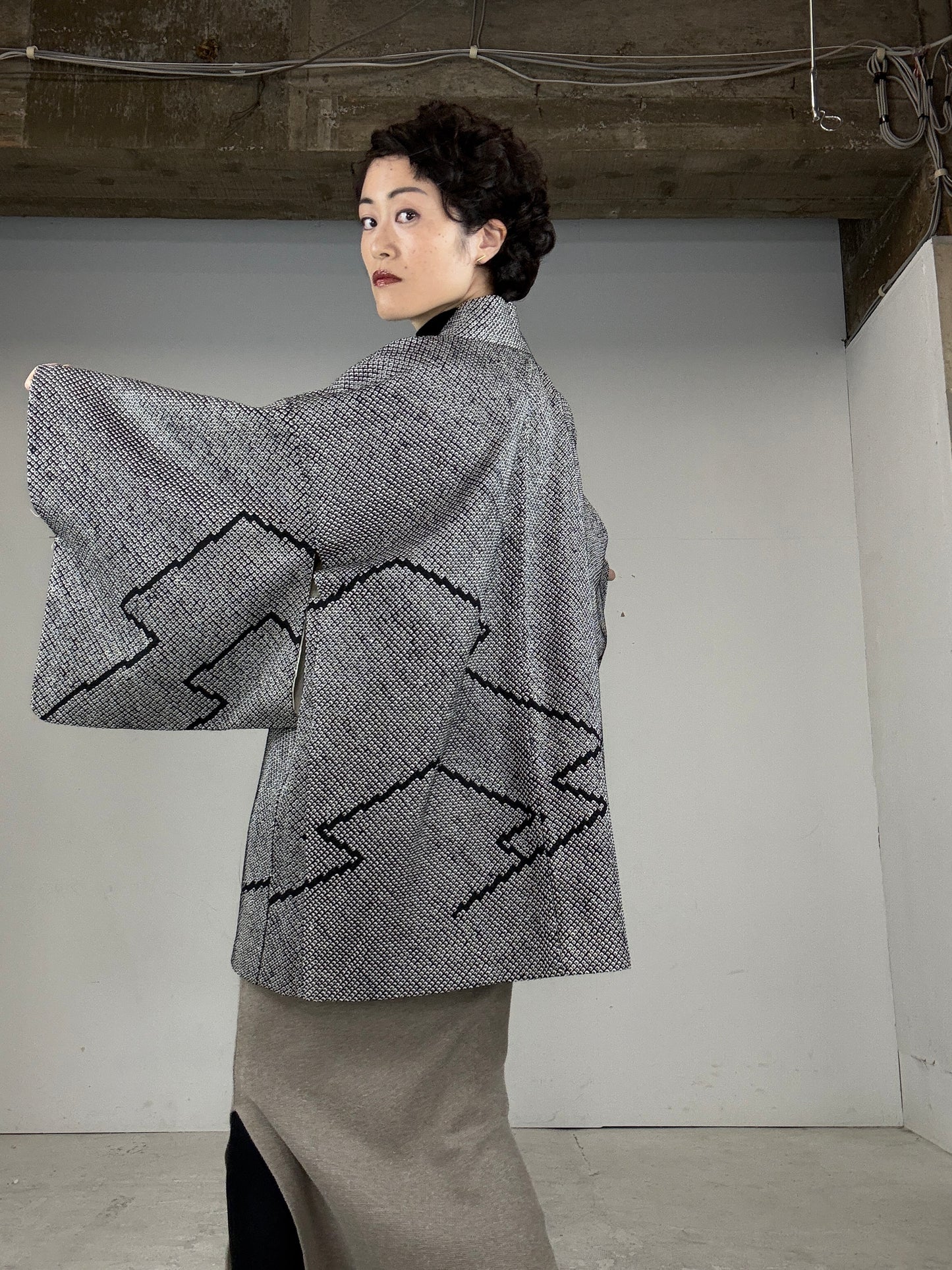 VINTAGE SHIBORI HAORI "kuro"