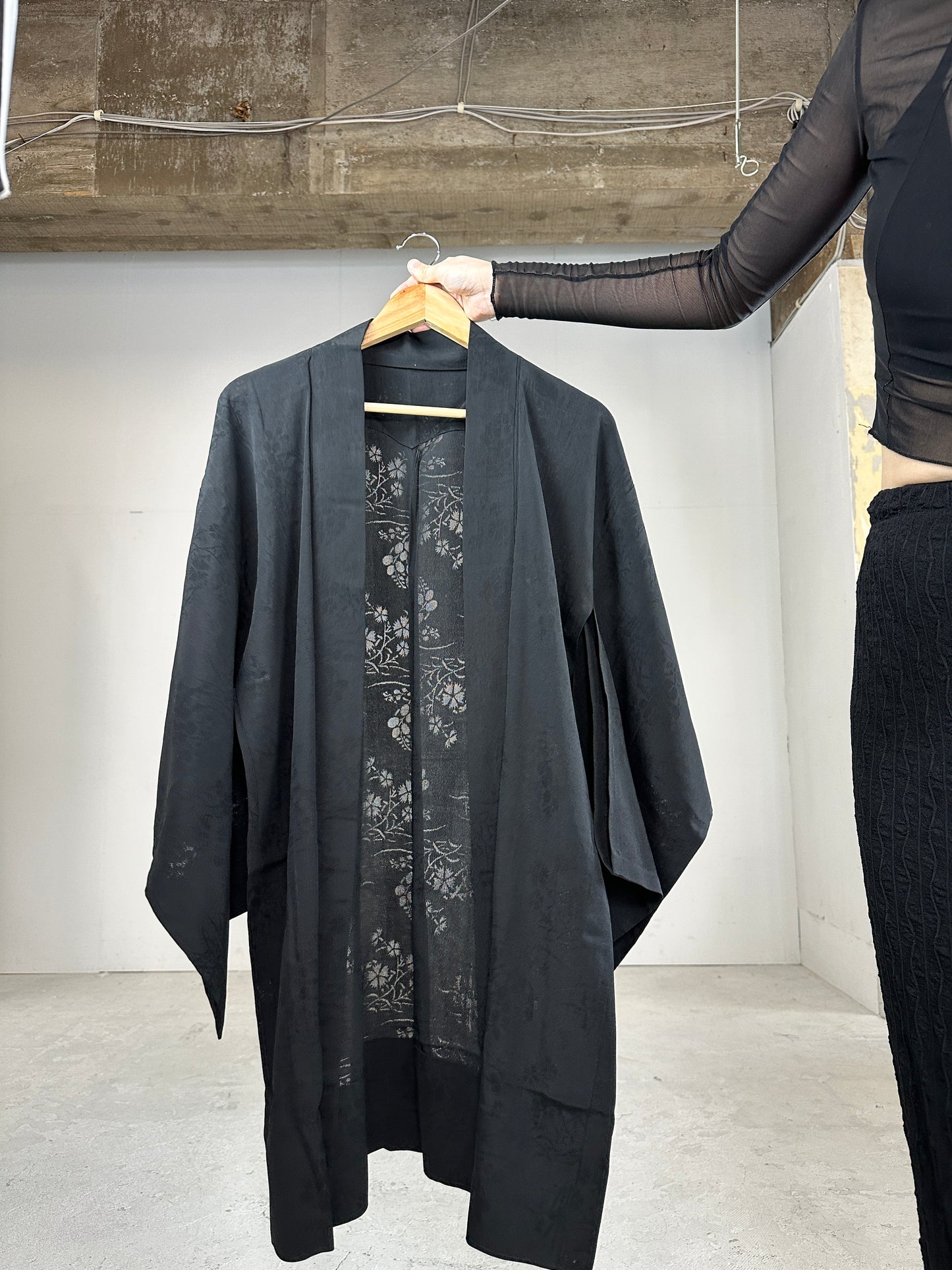 VINTAGE BLACK HAORI SHEER “shikinokusabana”