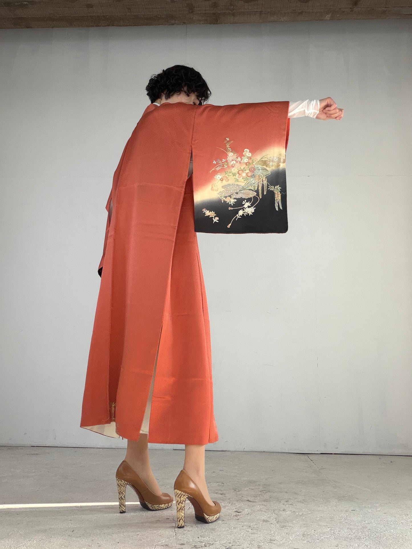 Houmongi Kimono Dress Gown with String Belt – Upcycled from Vintage Japanese Kimono "susokuro, DRE030"