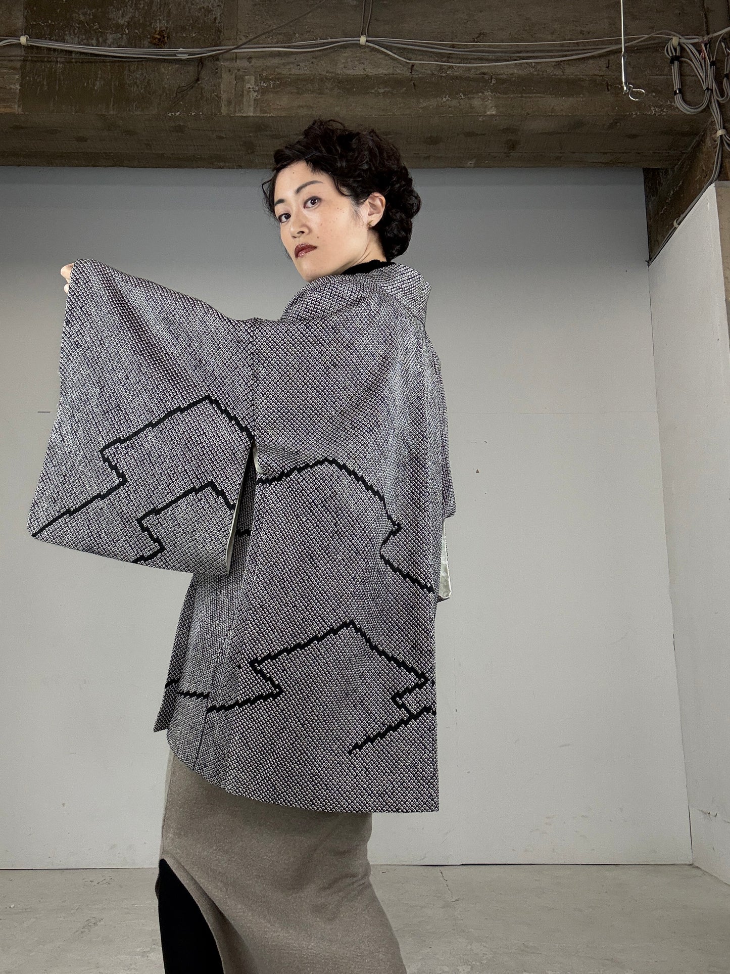 VINTAGE SHIBORI HAORI "kuro"