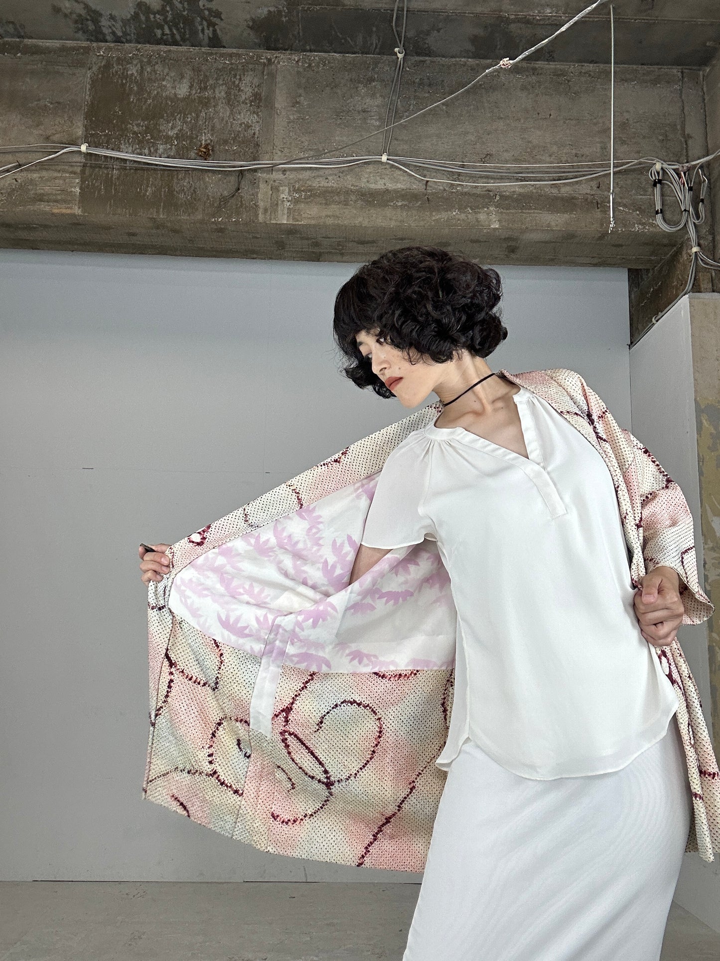 VINTAGE SHIBORI HAORI "white karakusa"