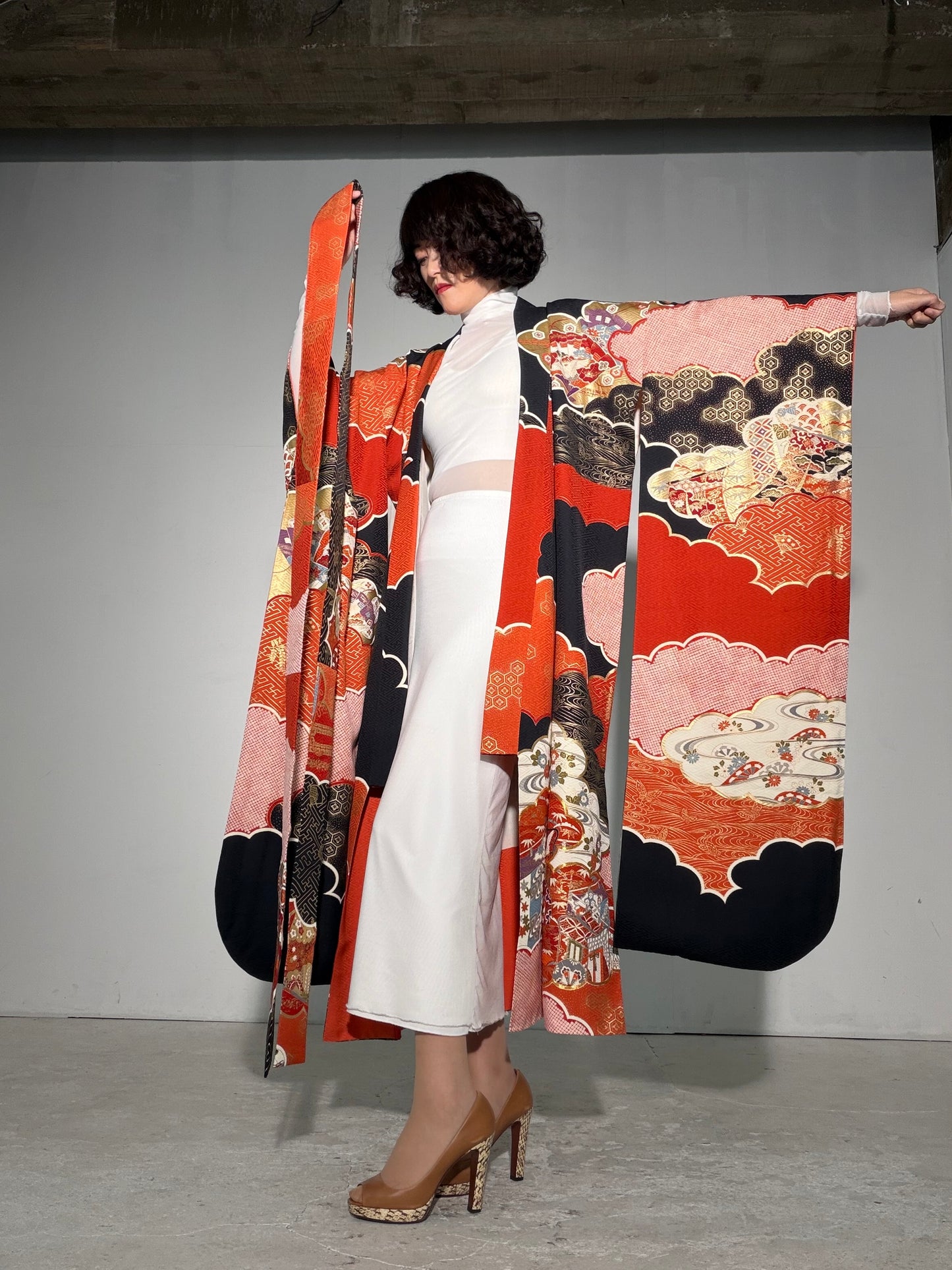 Furisode Kimono Dress Gown with String Belt – Upcycled from Vintage Japanese Kimono "red, kuro, DRE038"