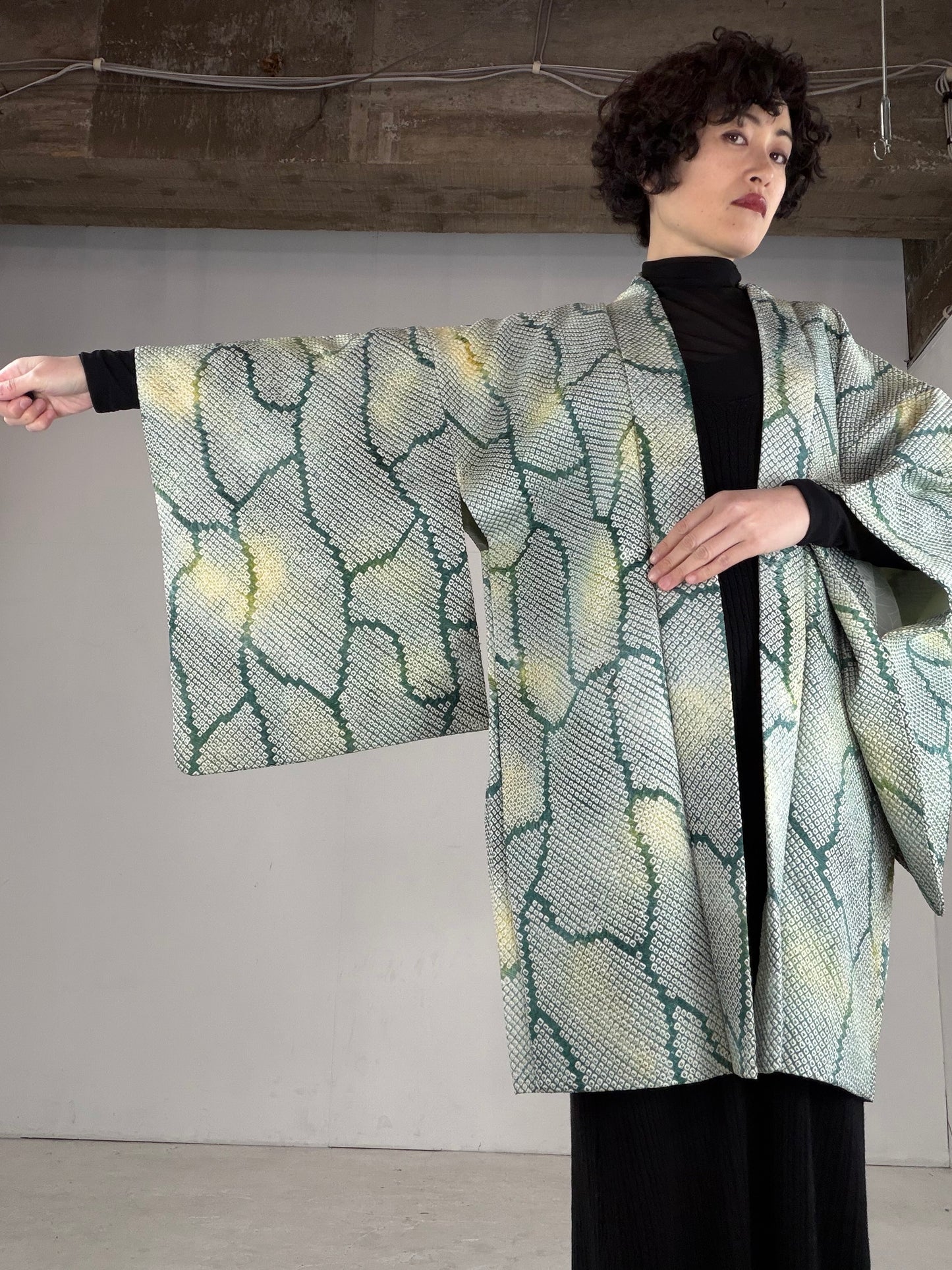 VINTAGE SHIBORI HAORI "green-bokashi, SIB194"