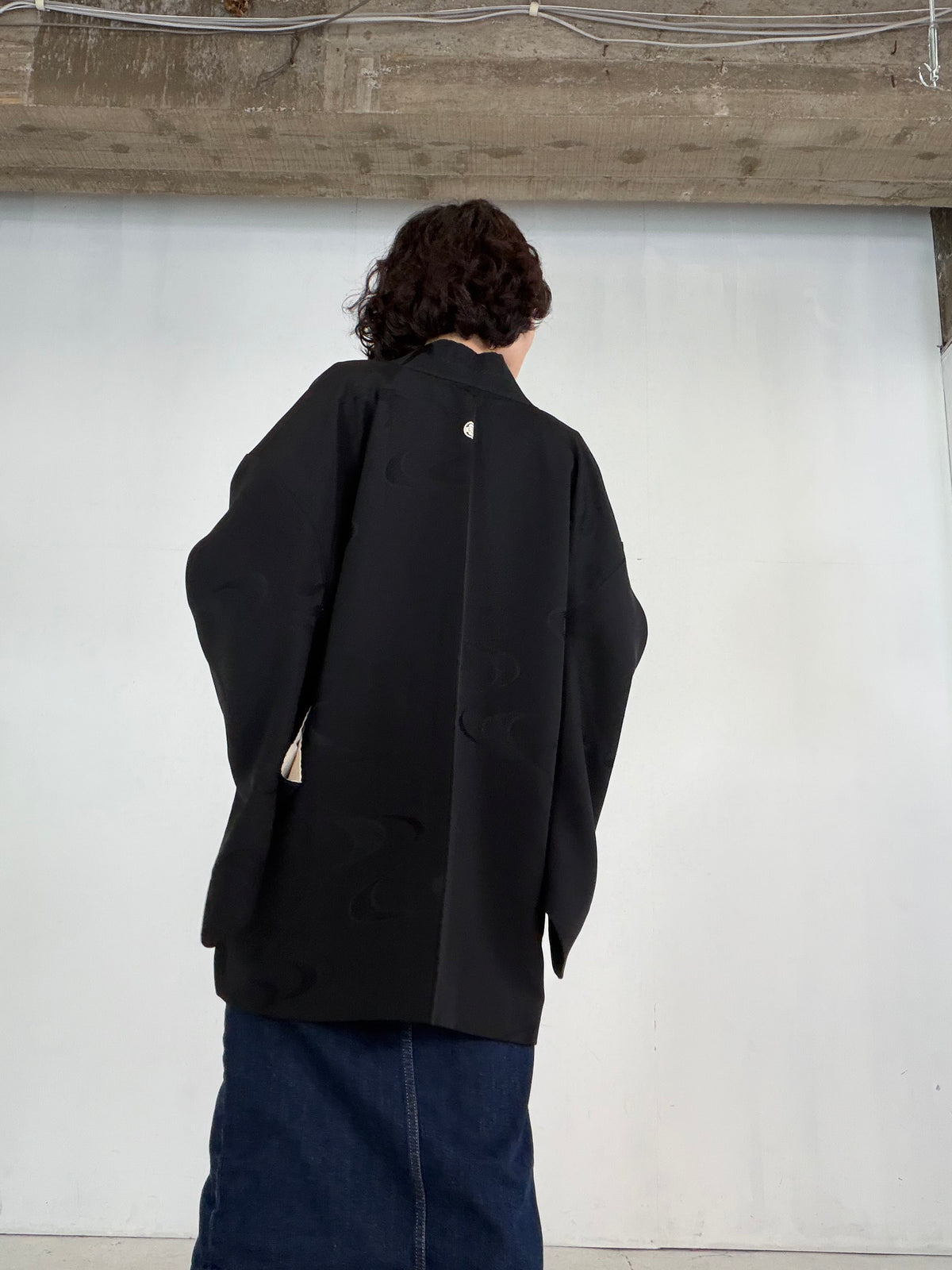 VINTAGE BLACK HAORI  "Moon-Shaped Water Motif,  BLK208" *damage