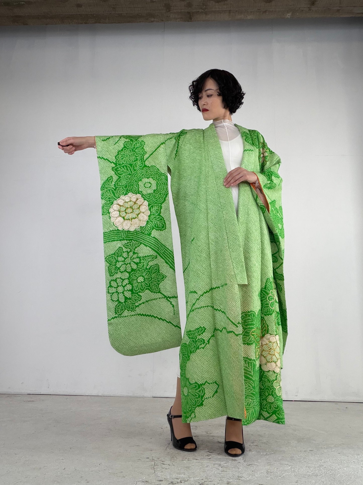 Furisode Kimono Dress Gown with String Belt – Upcycled from Vintage Japanese Kimono "shibori, green, kinkoma, DRE025"-LONG