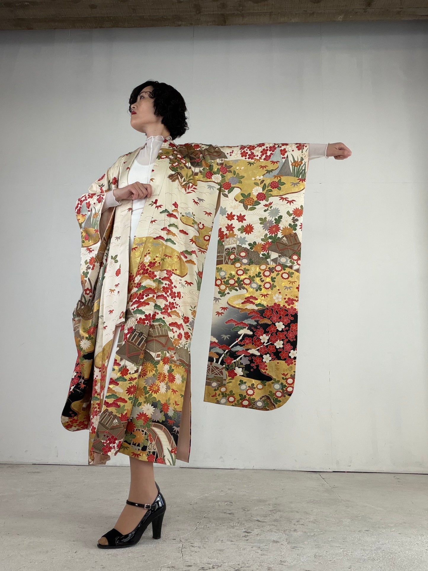 Furisode Kimono Dress Gown with String Belt – Upcycled from Vintage Japanese Kimono "red, shiki, gold DRE024"