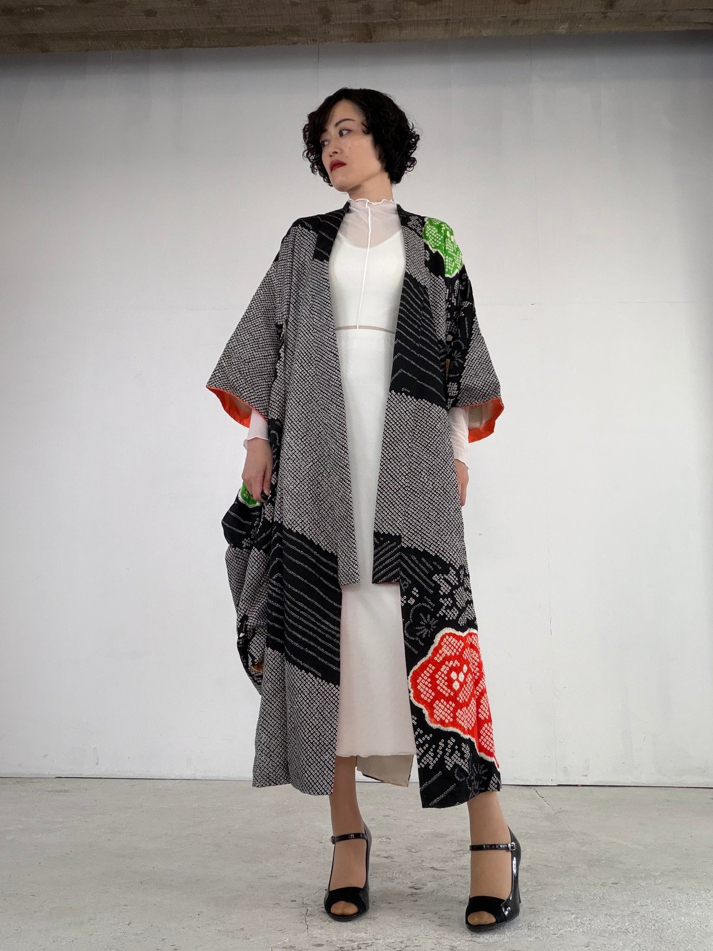 Furisode Kimono Dress Gown with String Belt – Upcycled from Vintage Japanese Kimono "shibori, black, DRE027"
