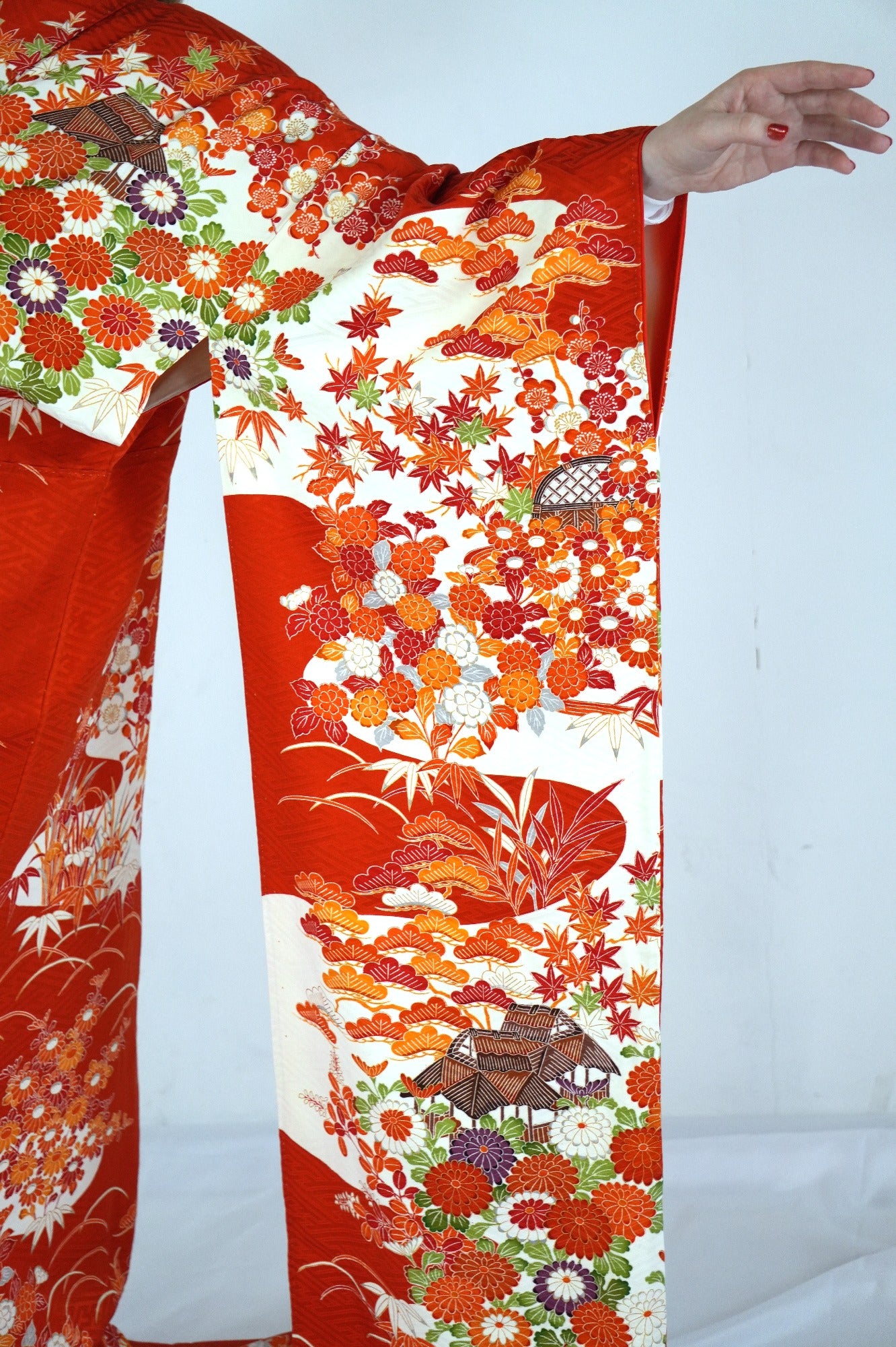 Redefining the Vintage Furisode Collection "shikino-hanabana, FRI018"