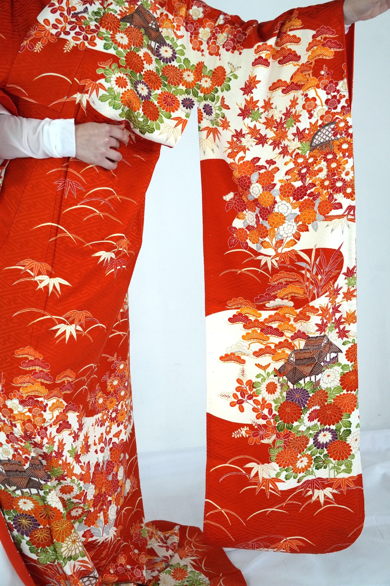 Redefining the Vintage Furisode Collection "shikino-hanabana, FRI018"