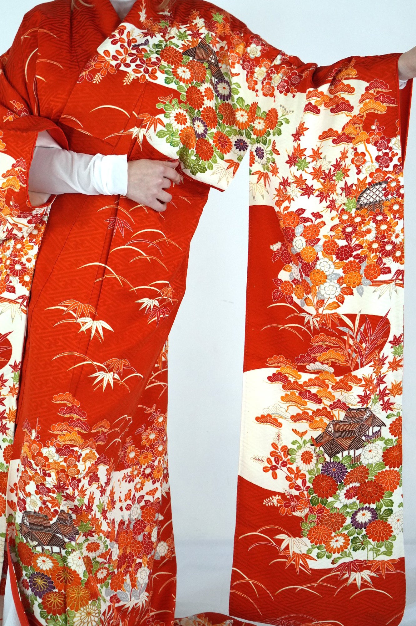 Redefining the Vintage Furisode Collection "shikino-hanabana, FRI018"